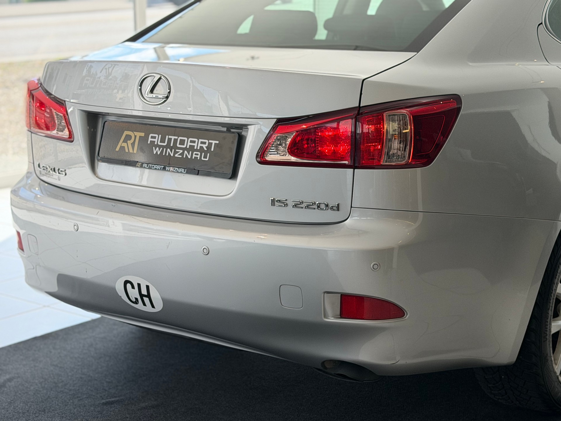 LEXUS IS 220d Edition **Frisch ab MFK & Service**-image-7