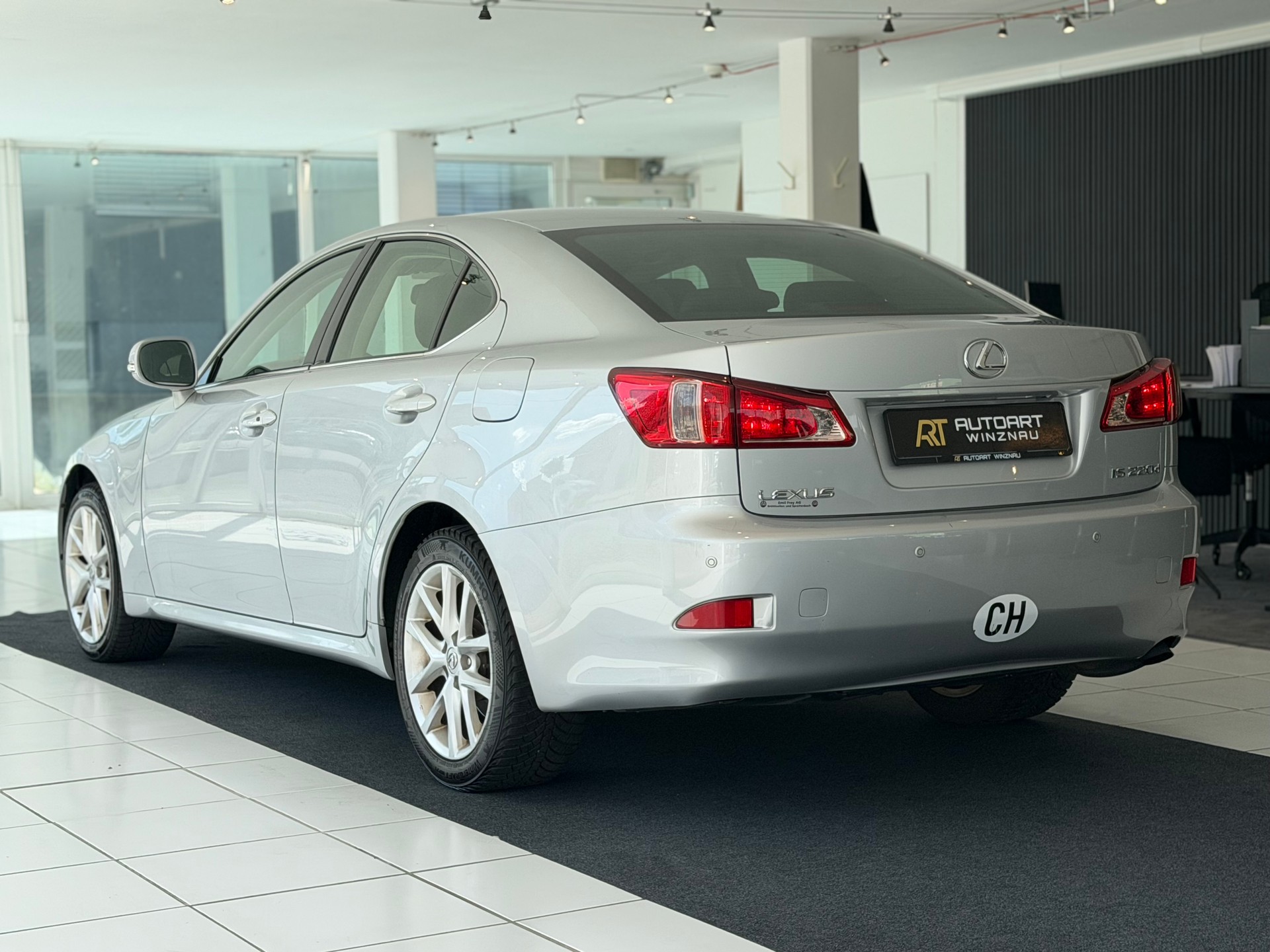 LEXUS IS 220d Edition **Frisch ab MFK & Service**-image-8