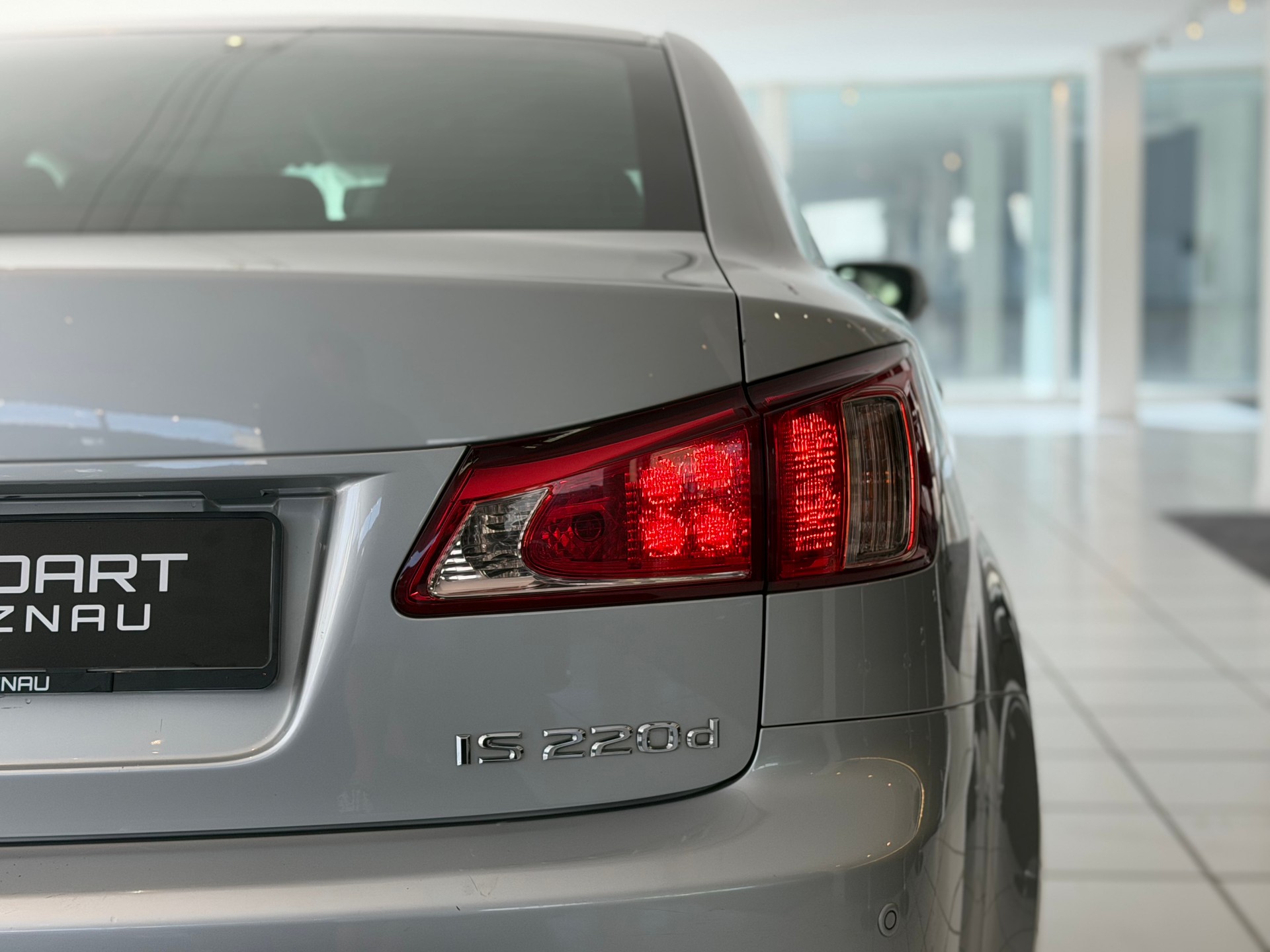 LEXUS IS 220d Edition **Frisch ab MFK & Service**-image-27