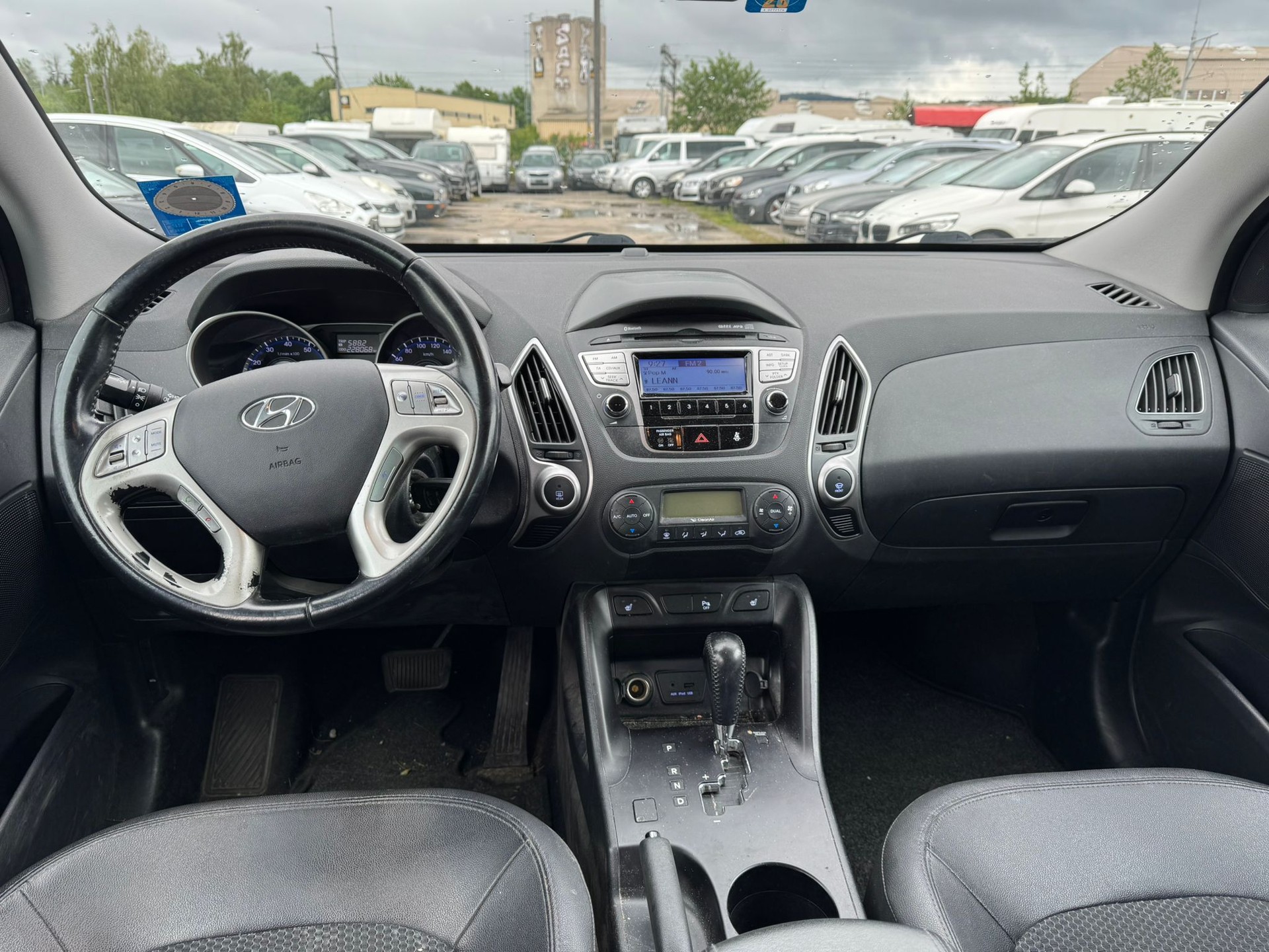 HYUNDAI iX 35 2.0 Style 4WD Automatic-image-13