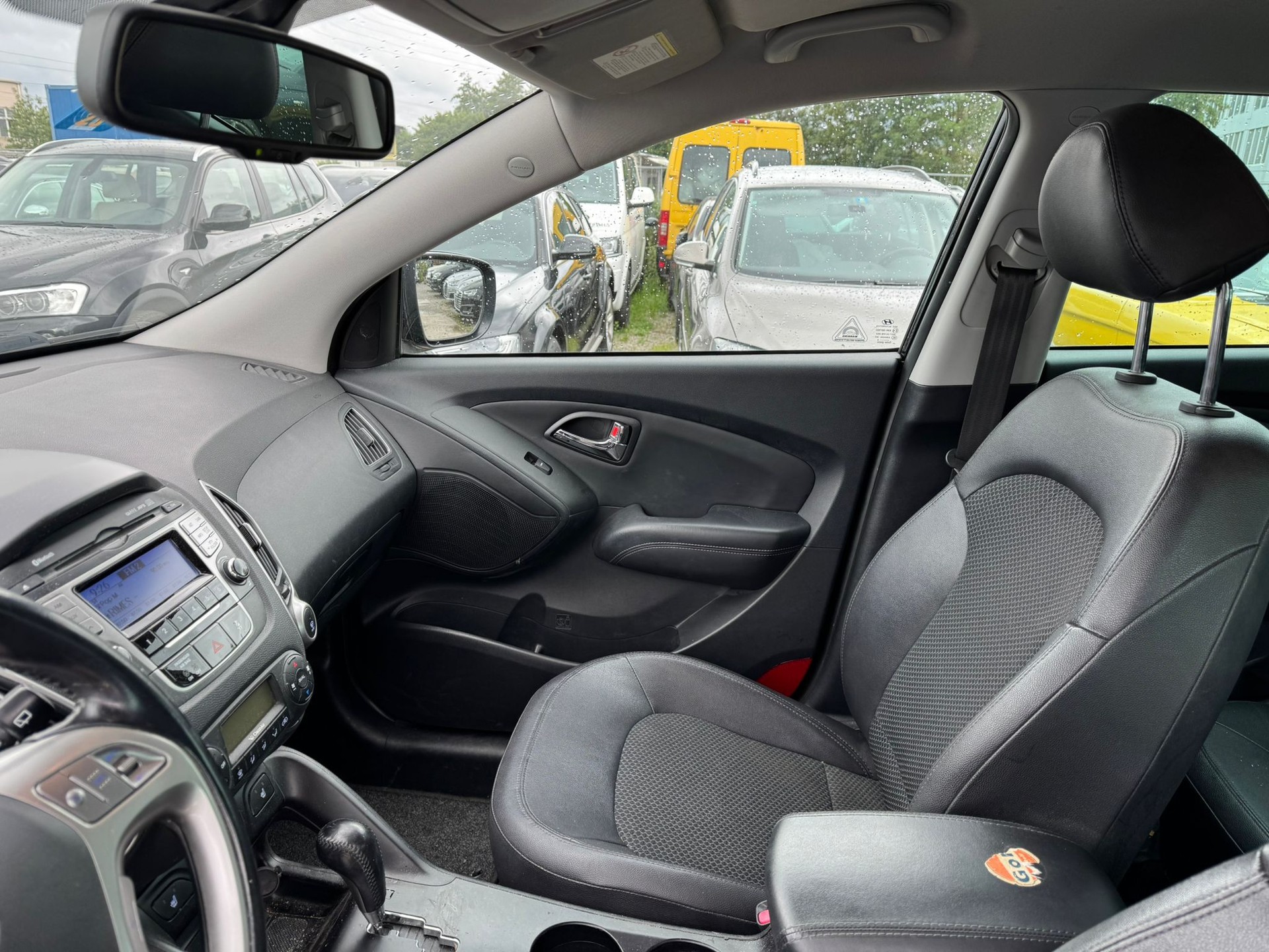 HYUNDAI iX 35 2.0 Style 4WD Automatic-image-5