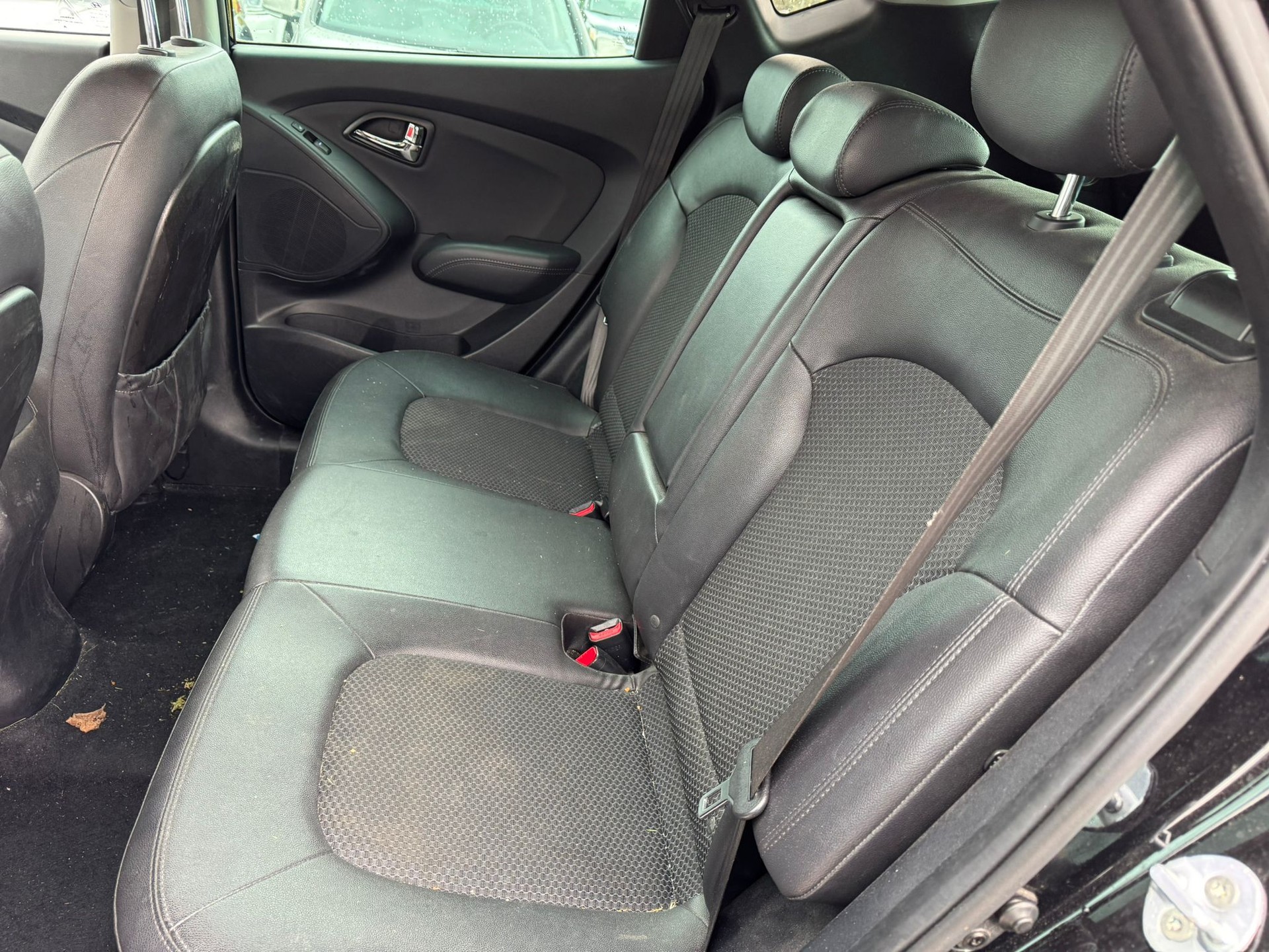 HYUNDAI iX 35 2.0 Style 4WD Automatic-image-10