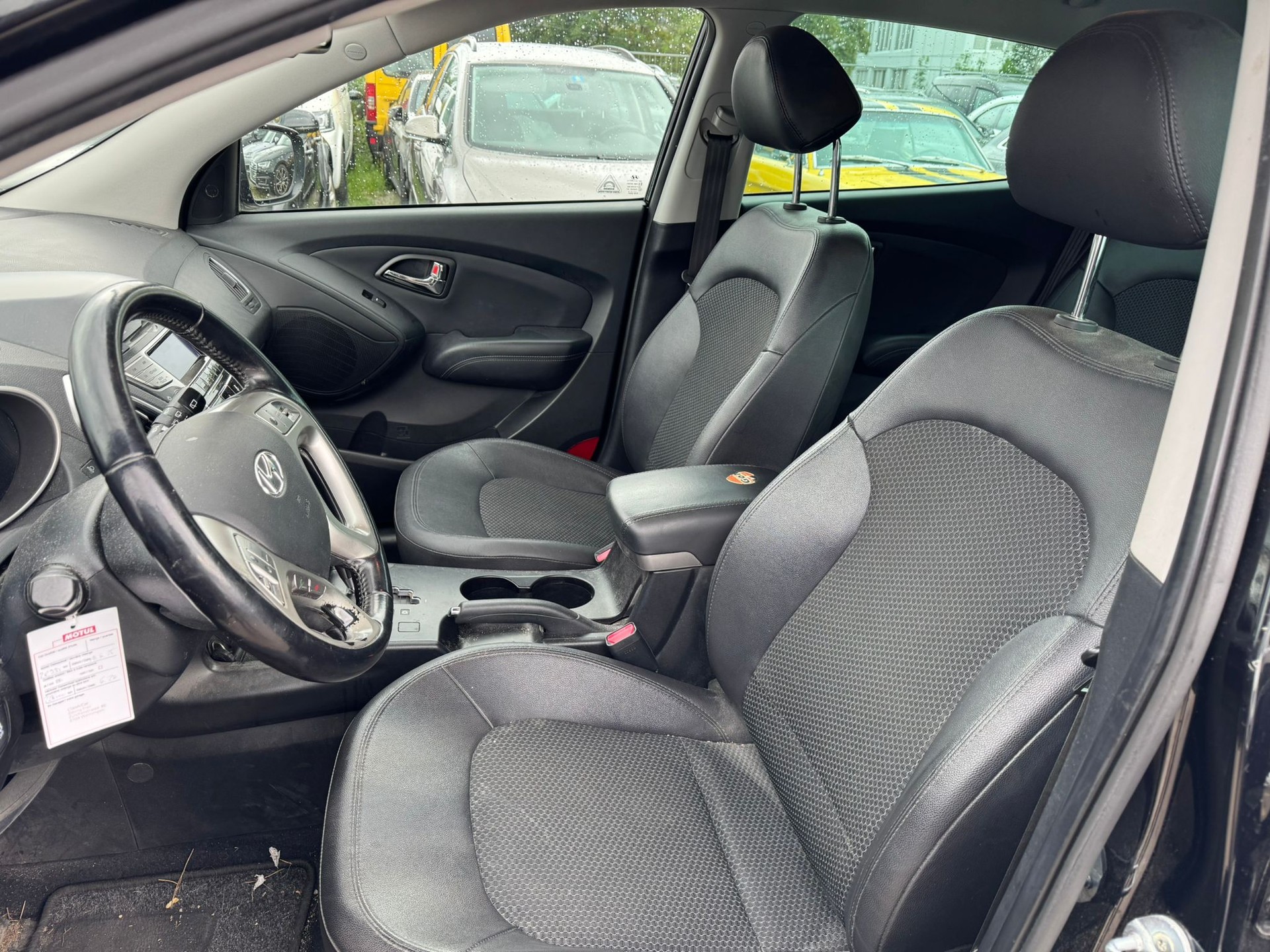 HYUNDAI iX 35 2.0 Style 4WD Automatic-image-11