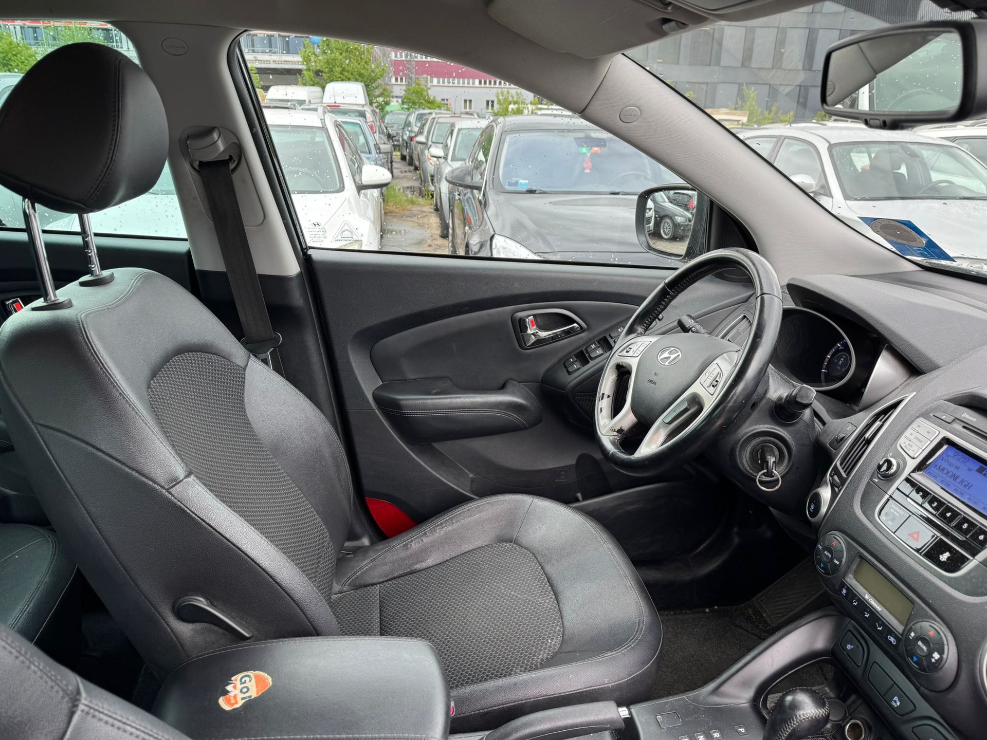 HYUNDAI iX 35 2.0 Style 4WD Automatic-image-7