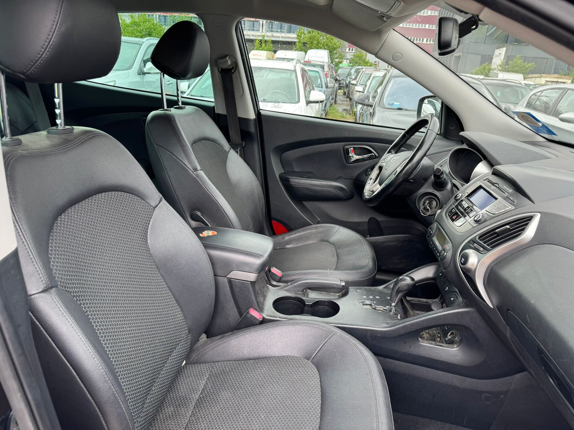 HYUNDAI iX 35 2.0 Style 4WD Automatic-image-8
