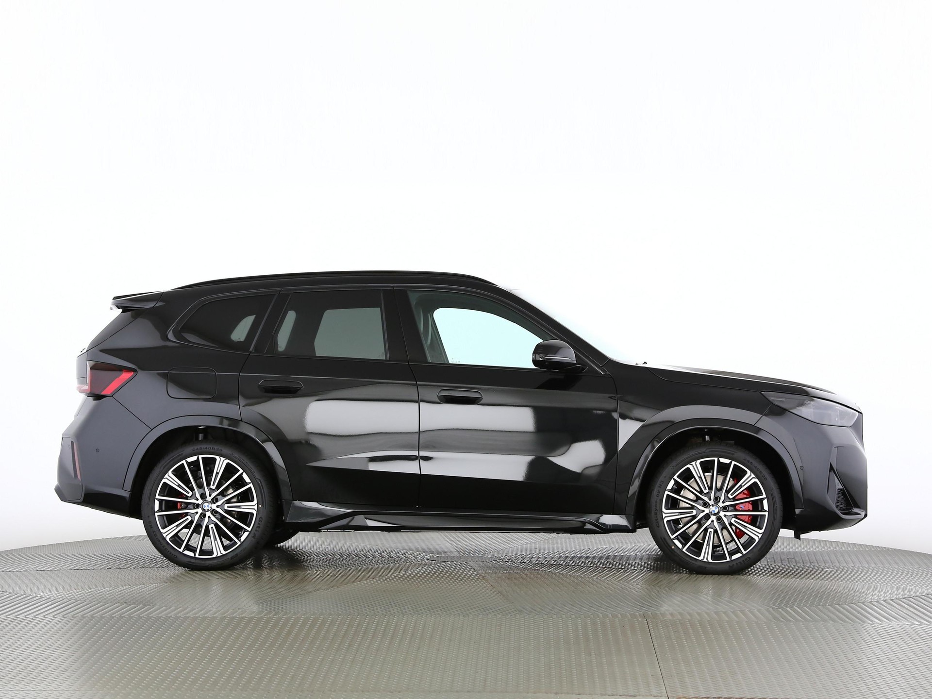 BMW iX1 30 xDrive-image-23