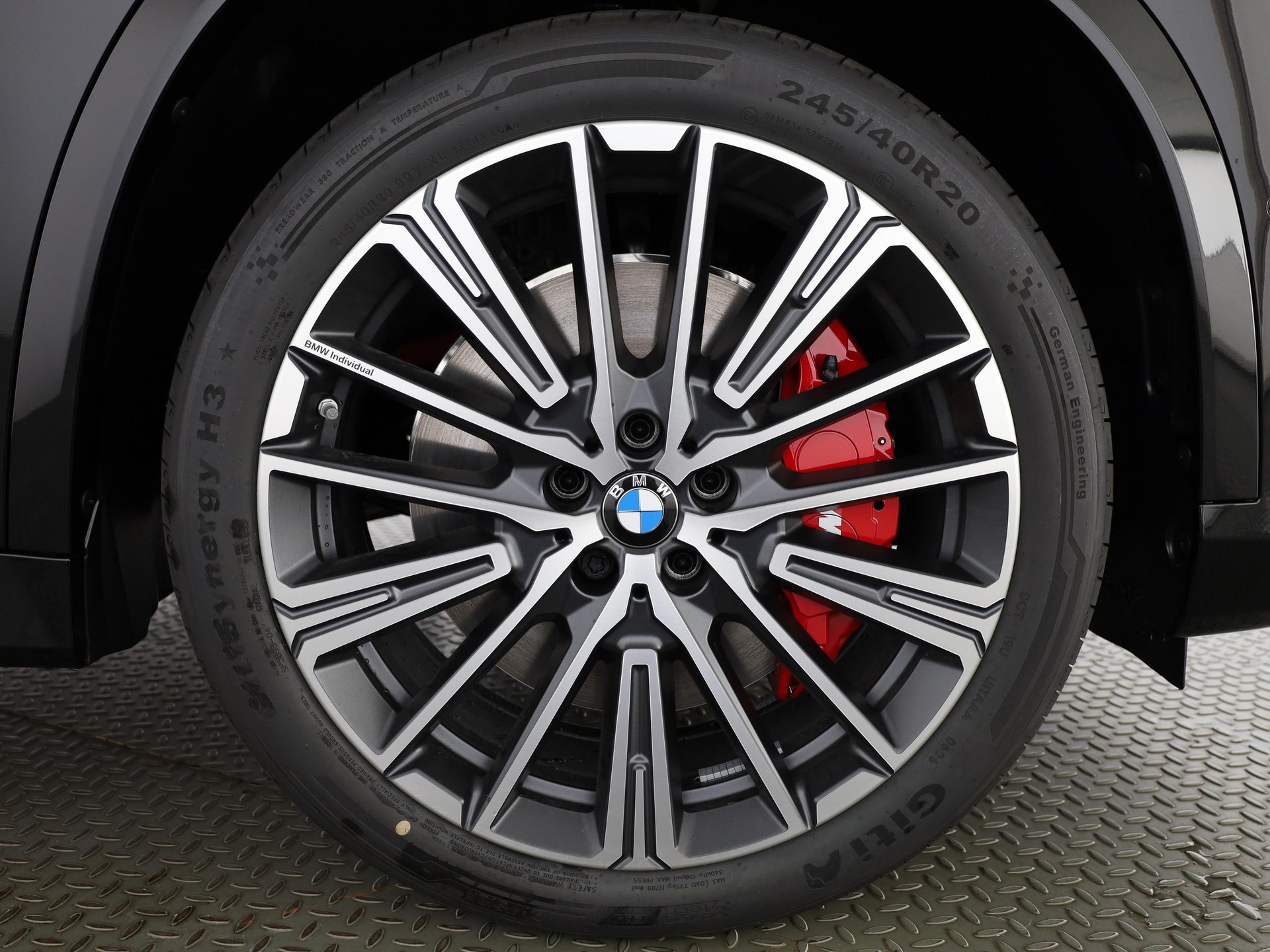 BMW iX1 30 xDrive-showroom-element-3
