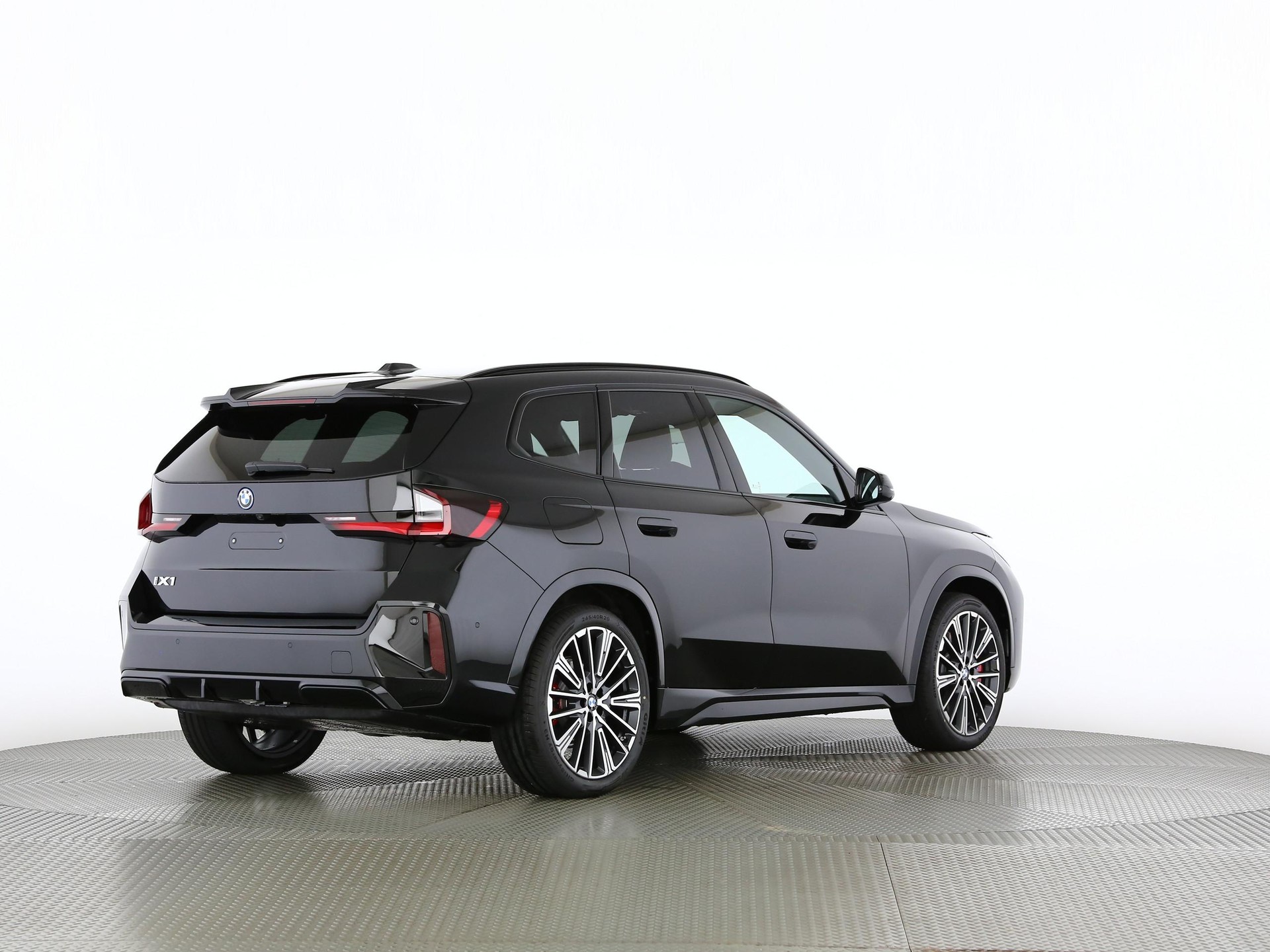 BMW iX1 30 xDrive-image-19