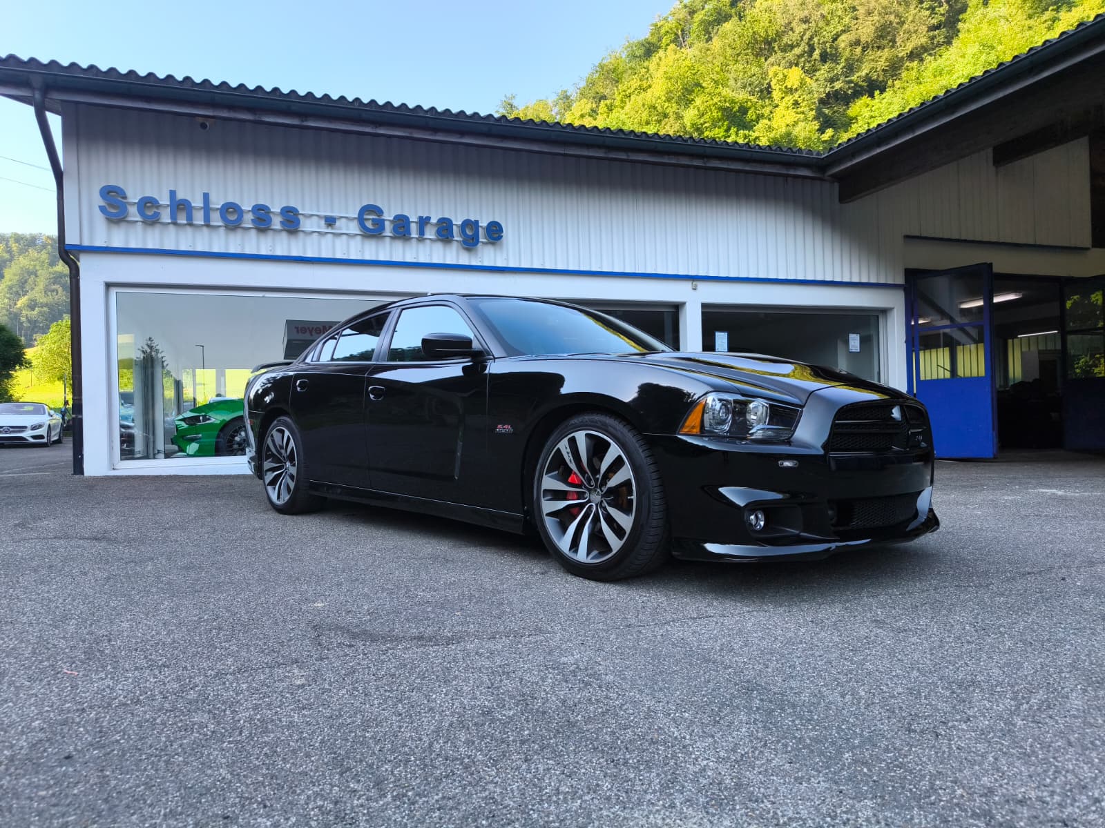 DODGE Charger 6.4 SRT-8-showroom-element-1