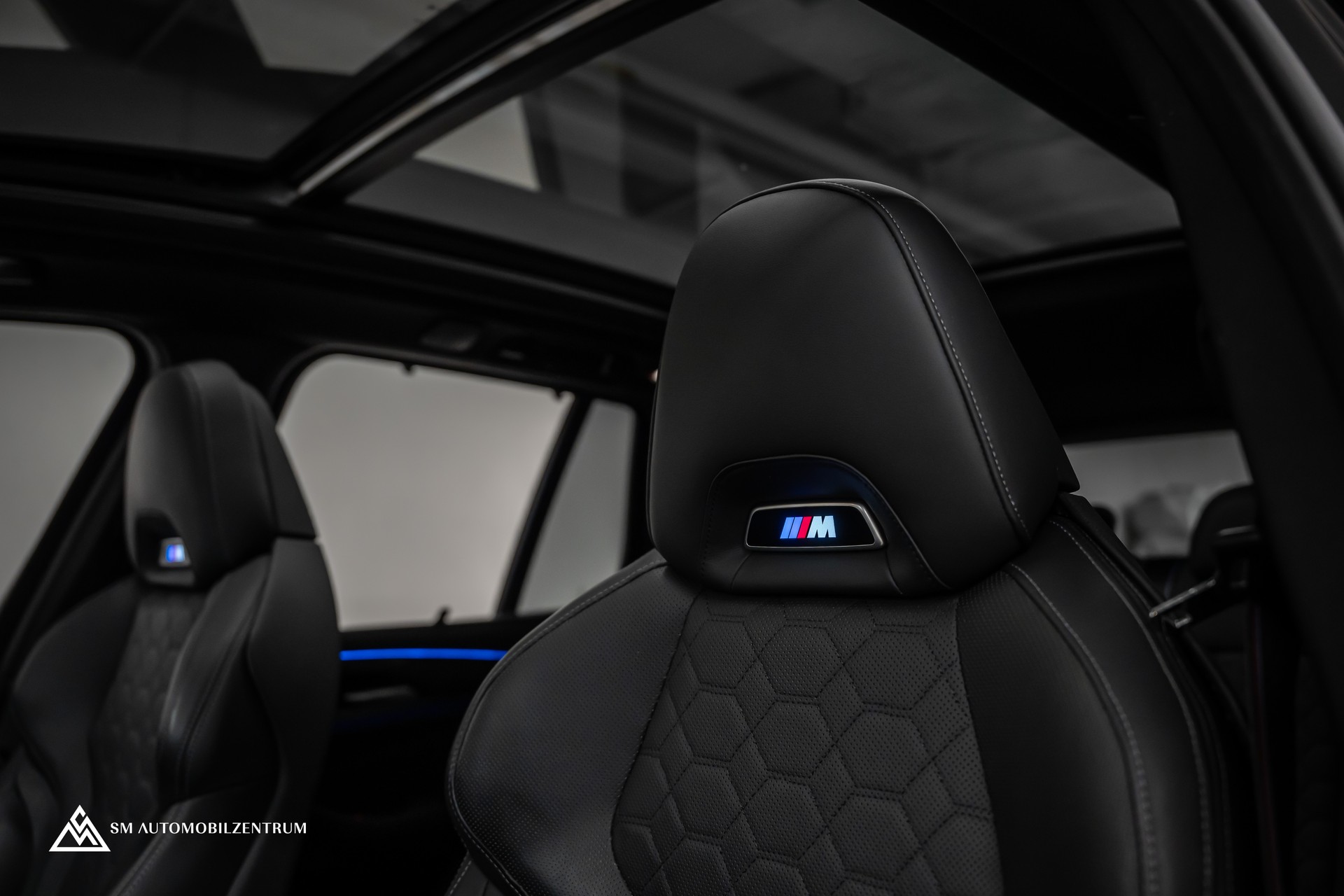 BMW X3 M Competition / Panorama / 50 Jahre BMW M / 360° / Head-Up / Laserlight-image-28