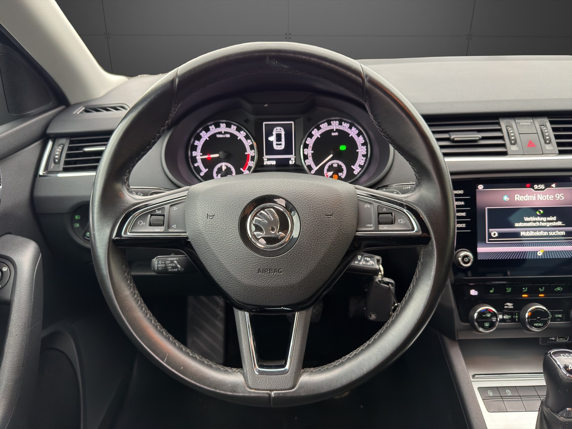 SKODA Octavia Combi 2.0 TDI Ambition 4x4 DSG-image-12