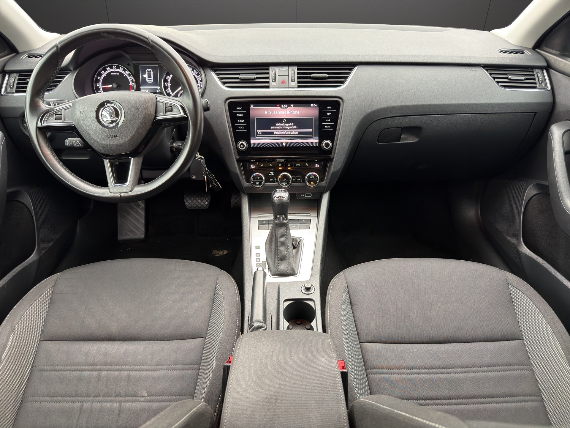 SKODA Octavia Combi 2.0 TDI Ambition 4x4 DSG-image-10