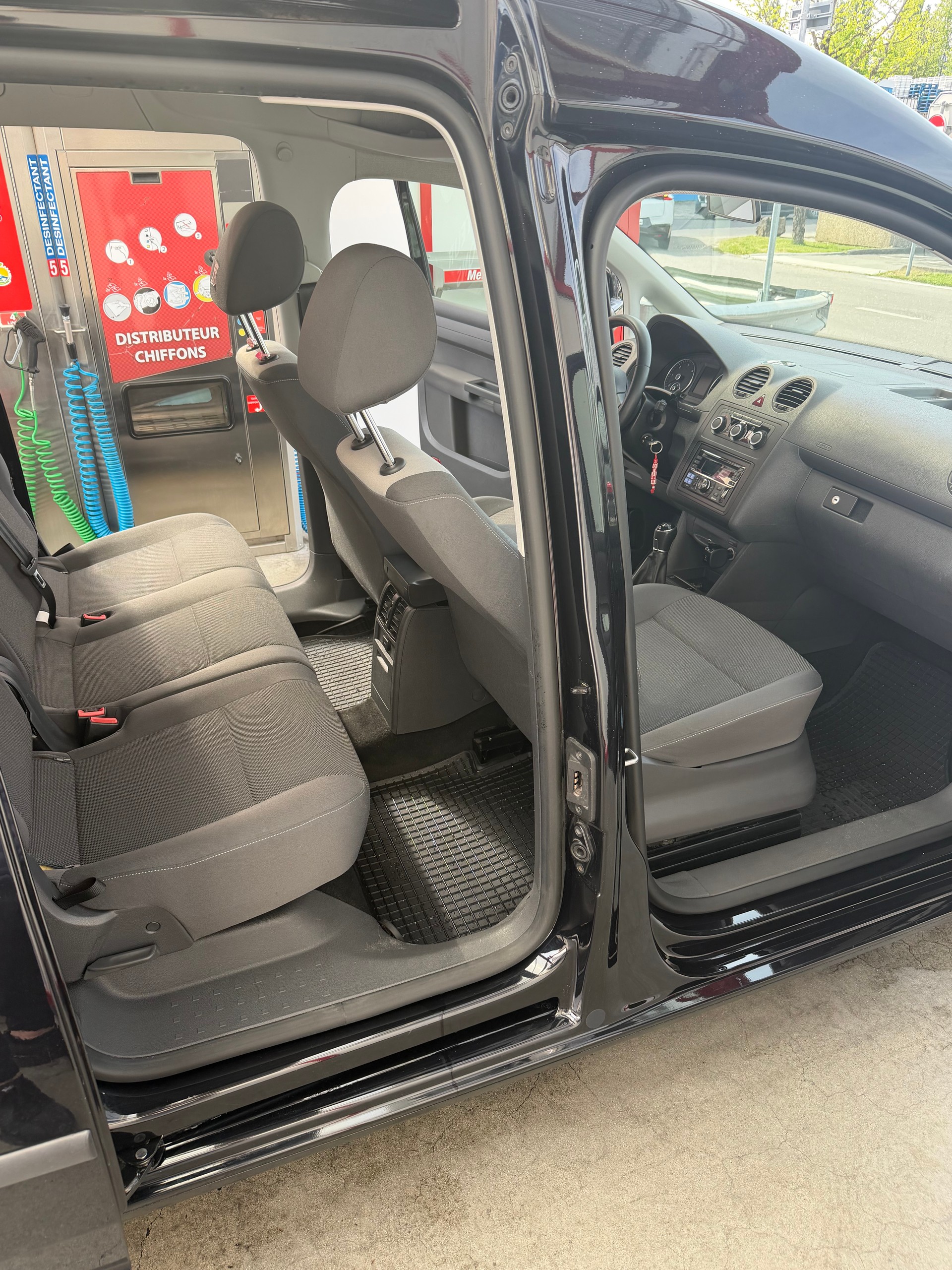VW Caddy 1.6 TDI Blue Motion TechnologyTrendline-image-10