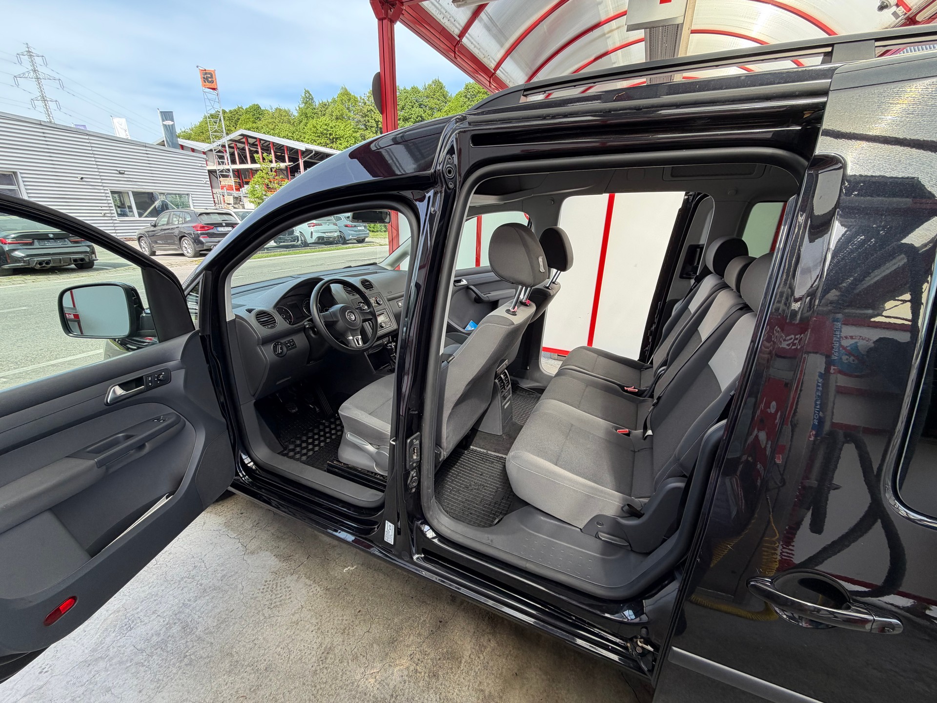 VW Caddy 1.6 TDI Blue Motion TechnologyTrendline-image-11