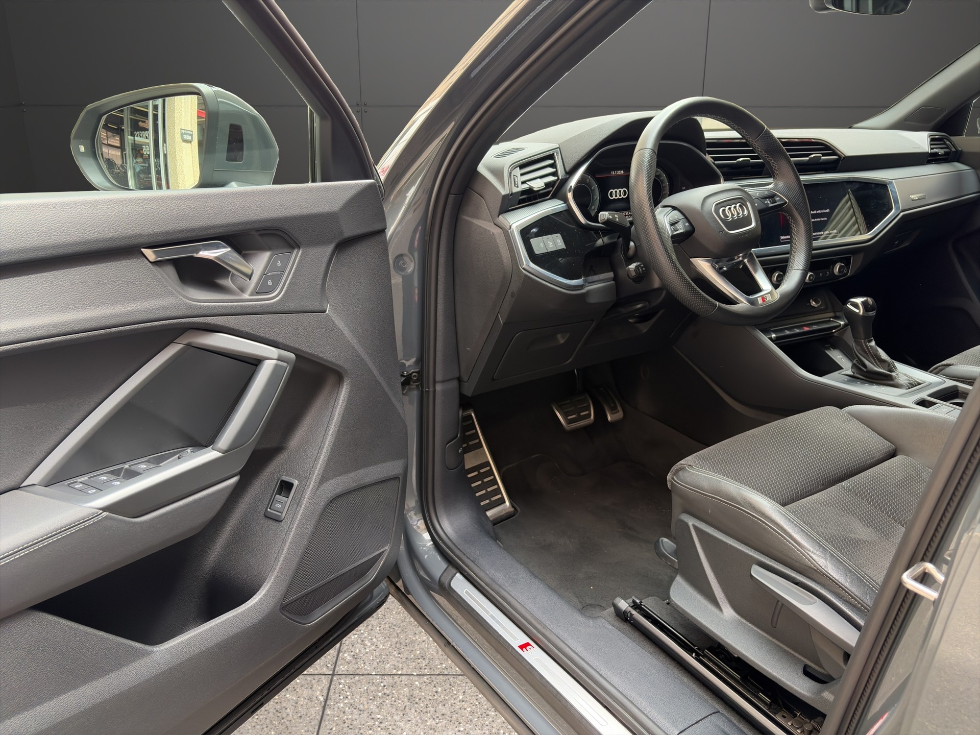 AUDI Q3 35 TFSI advanced Attraction S-tronic-image-9