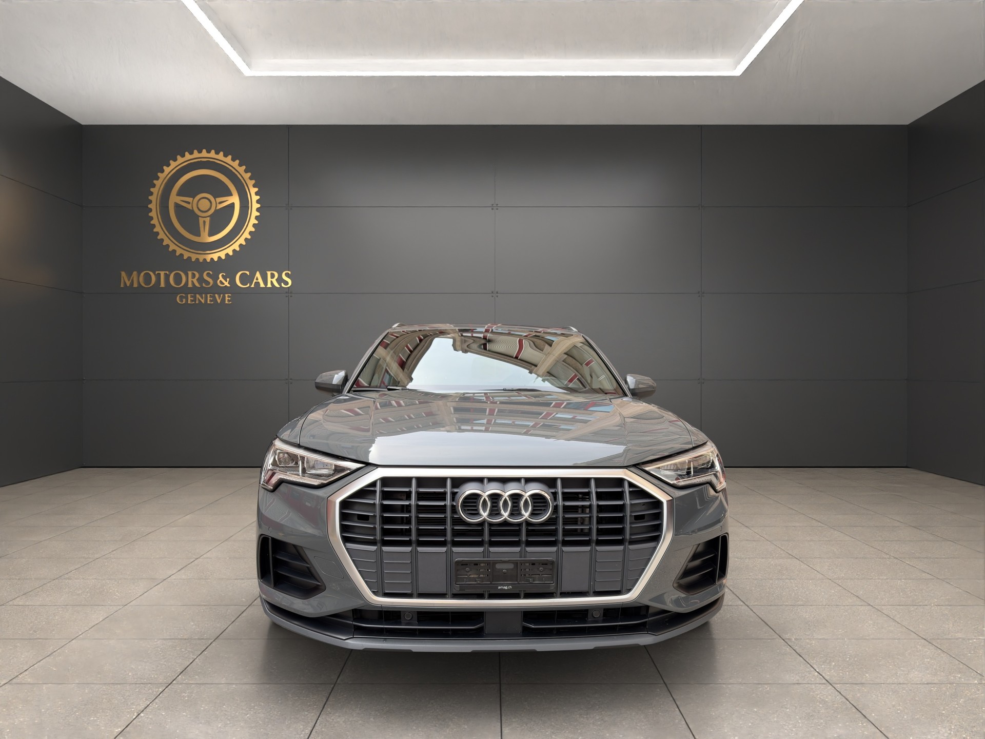 AUDI Q3 35 TFSI advanced Attraction S-tronic-showroom-element-2