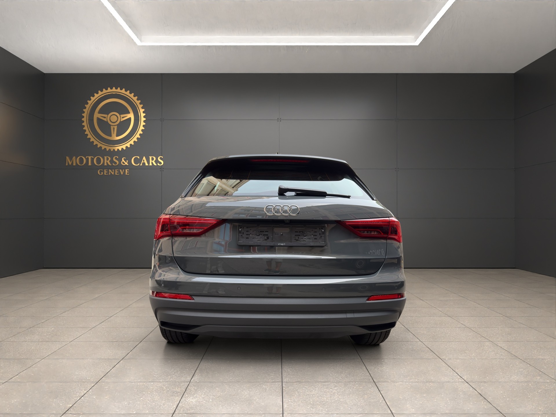 AUDI Q3 35 TFSI advanced Attraction S-tronic-showroom-element-3