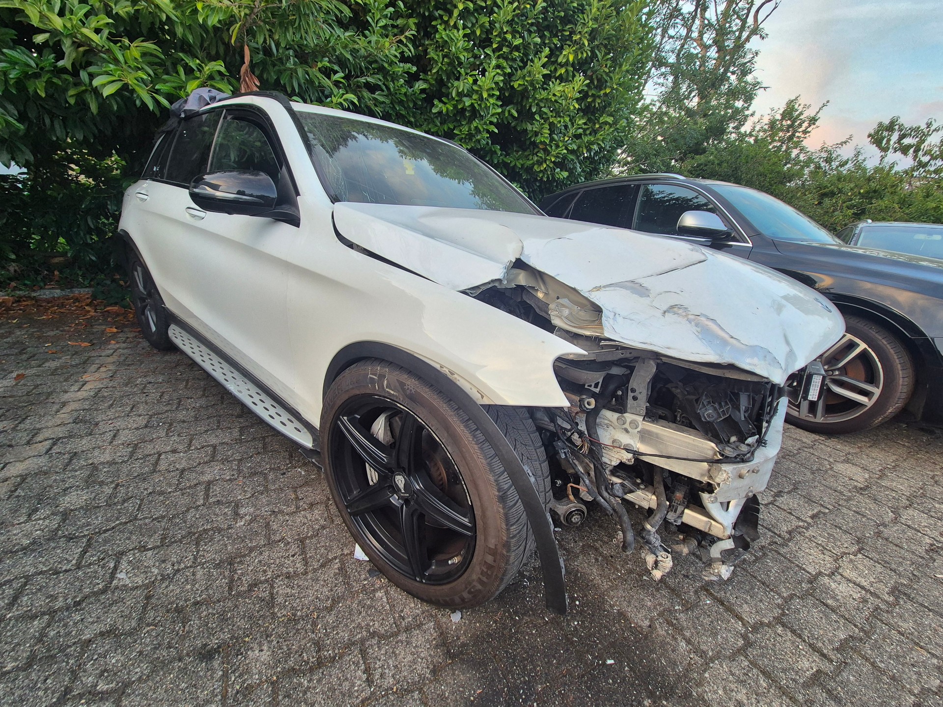 MERCEDES-BENZ GLC 43 AMG 4Matic 9G-Tronic-image-4