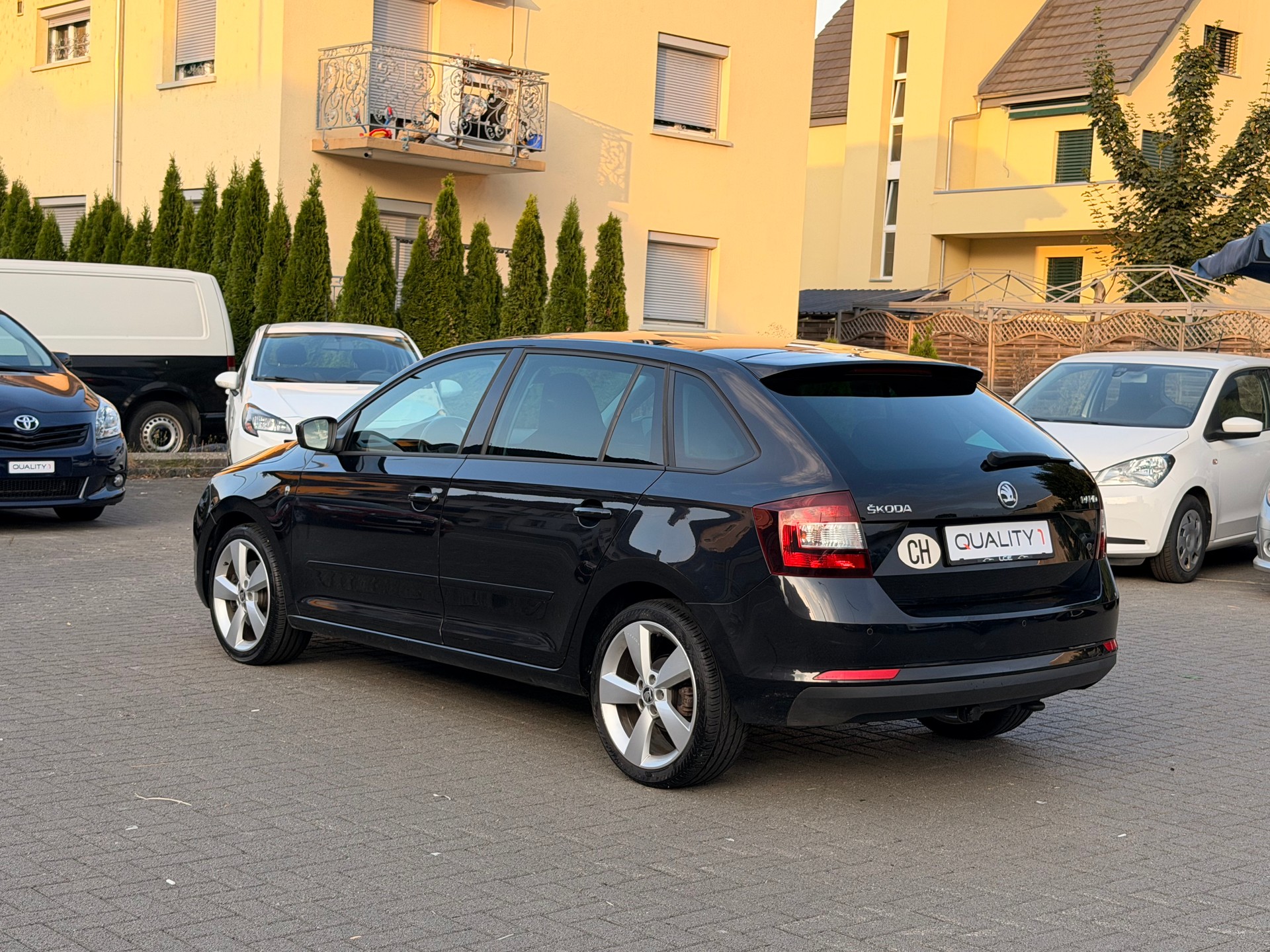 SKODA Rapid Spaceback 1.4 TSI Elegance DSG-showroom-element-1