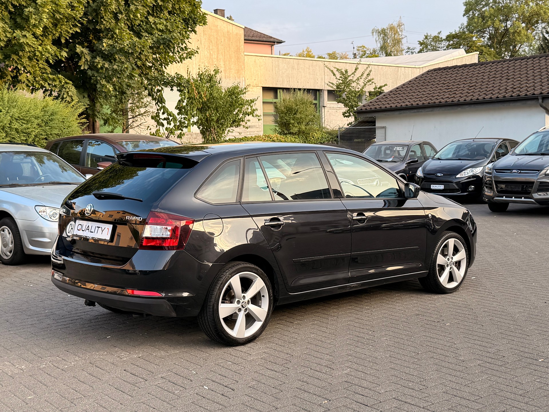 SKODA Rapid Spaceback 1.4 TSI Elegance DSG-showroom-element-3