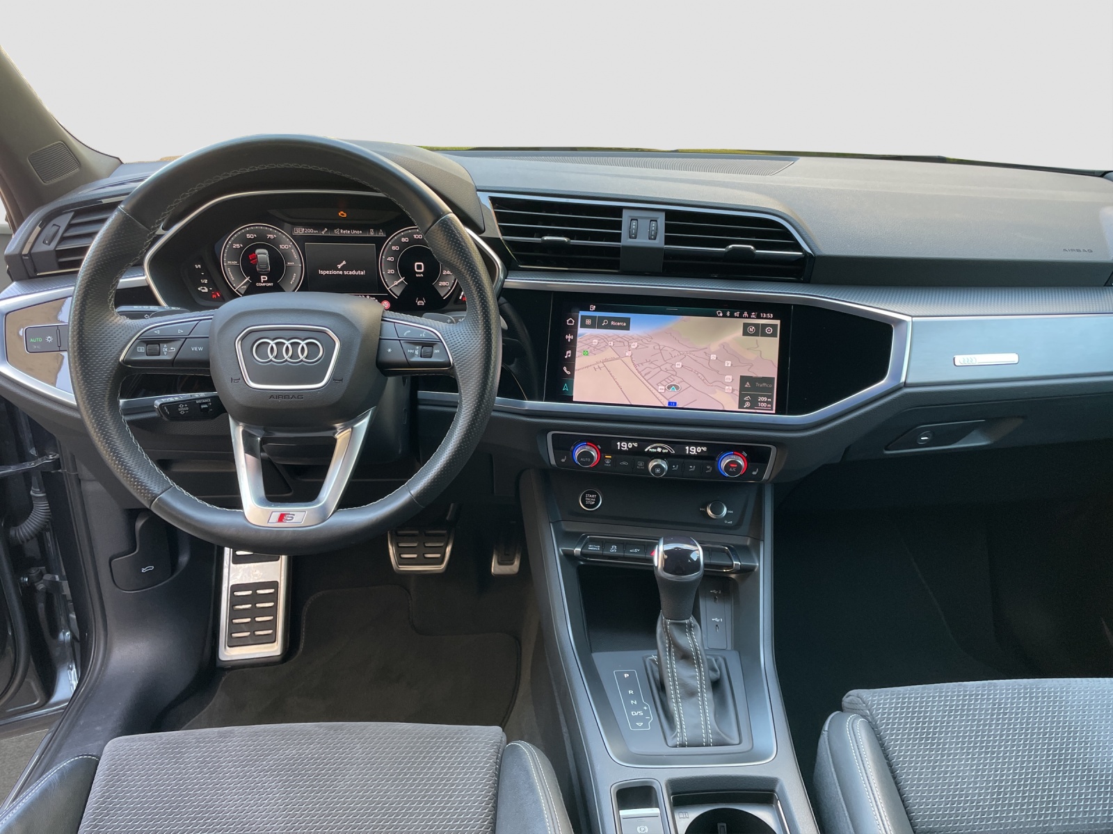 AUDI Q3 Sportback 45 TFSI e S line S-tronic-image-8