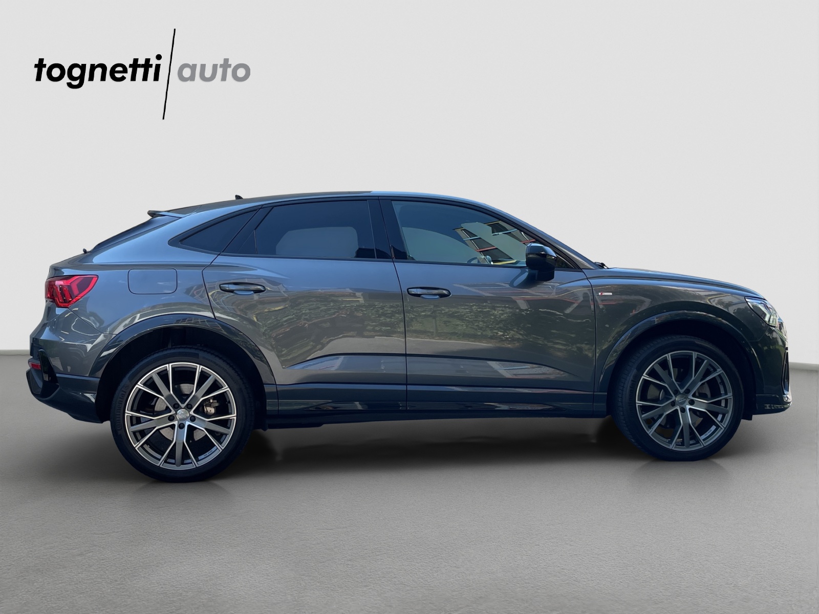 AUDI Q3 Sportback 45 TFSI e S line S-tronic-showroom-element-2