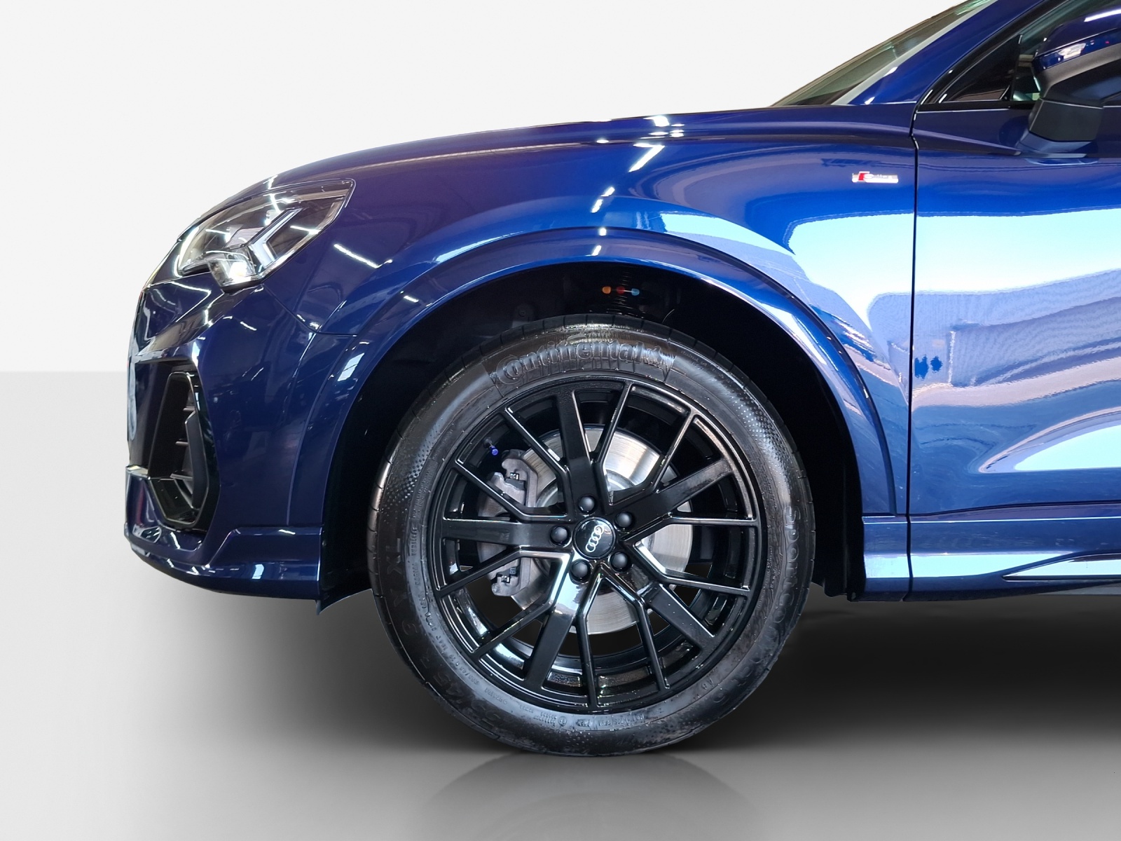 AUDI Q3 40 TFSI S line quattro S-tronic-image-14