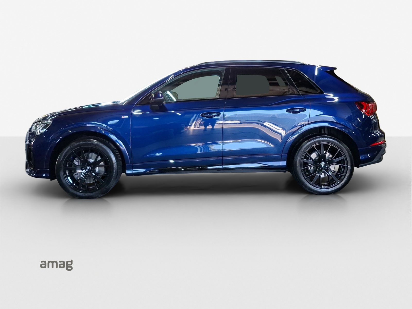 AUDI Q3 40 TFSI S line quattro S-tronic-showroom-element-1