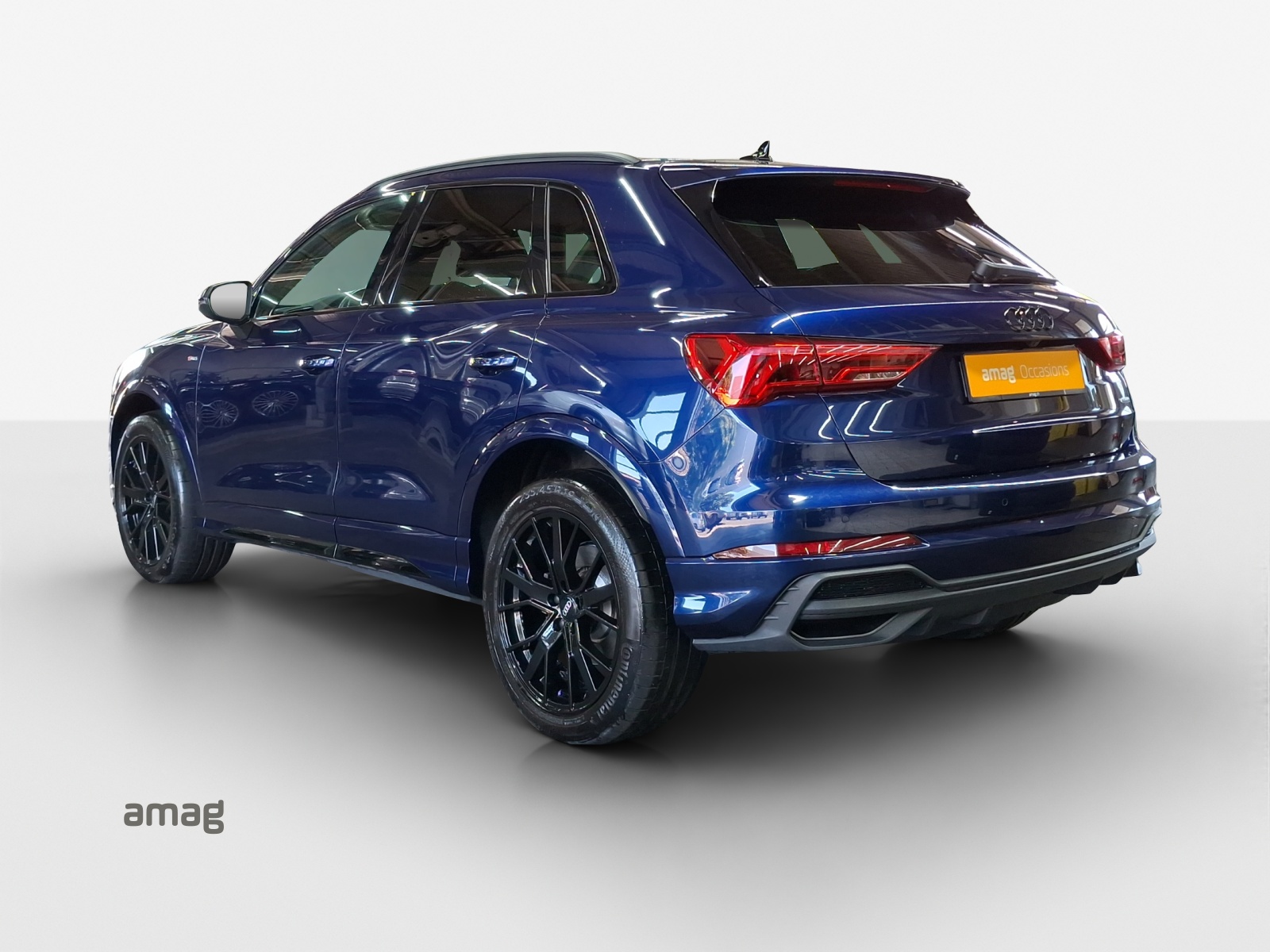 AUDI Q3 40 TFSI S line quattro S-tronic-showroom-element-2
