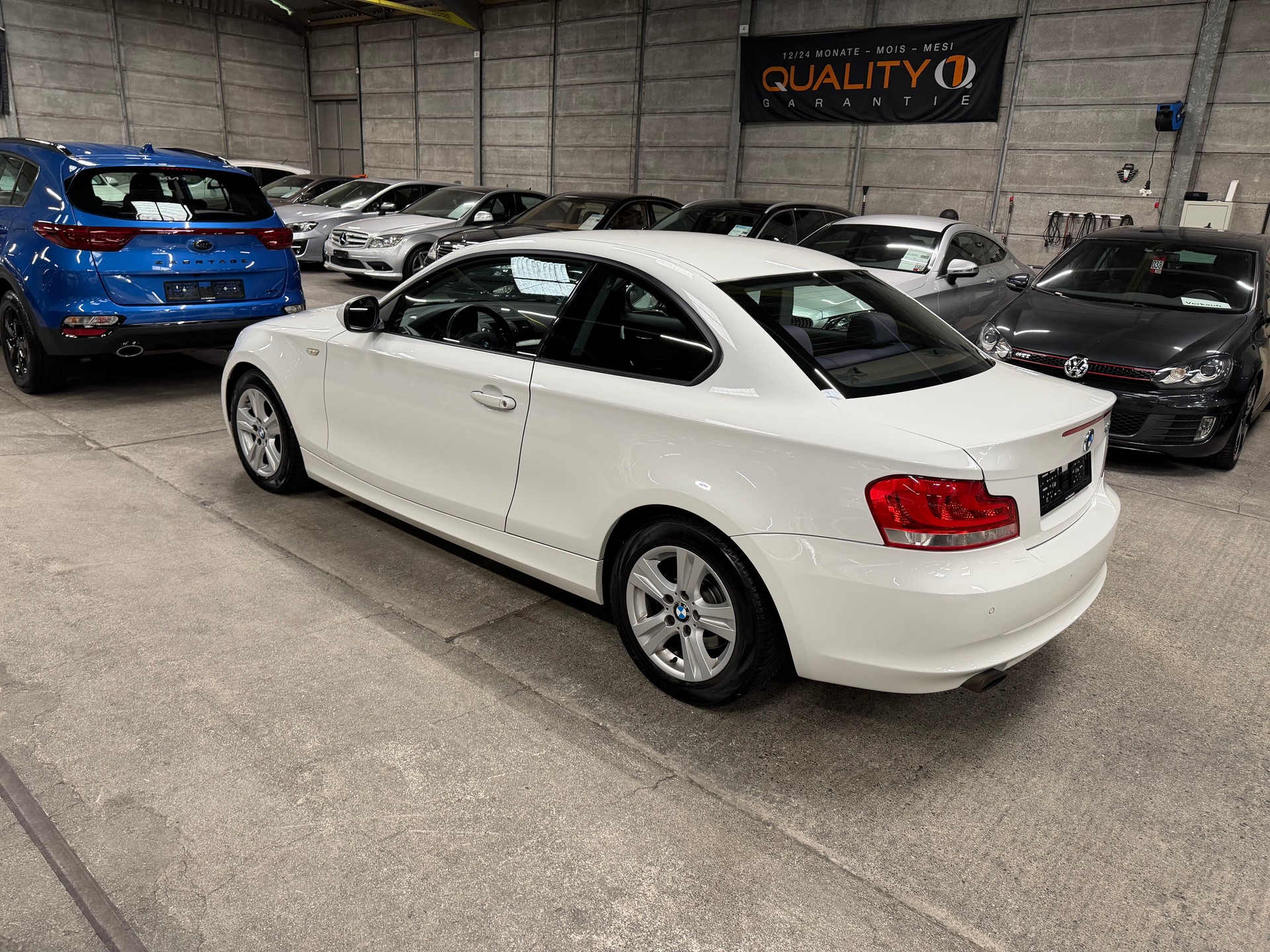 BMW 120i Coupé-image-7