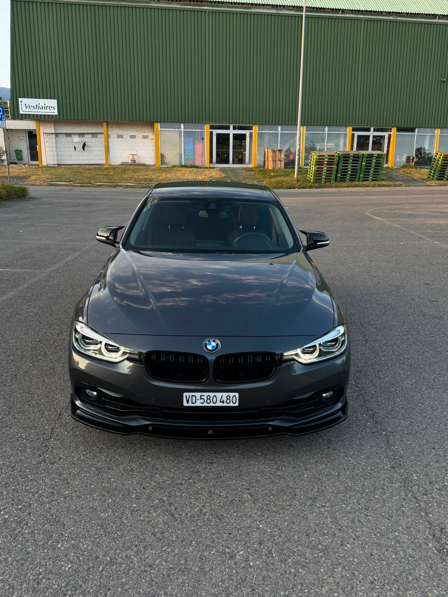 BMW 320i xDrive Sport Line Steptronic-showroom-element-1