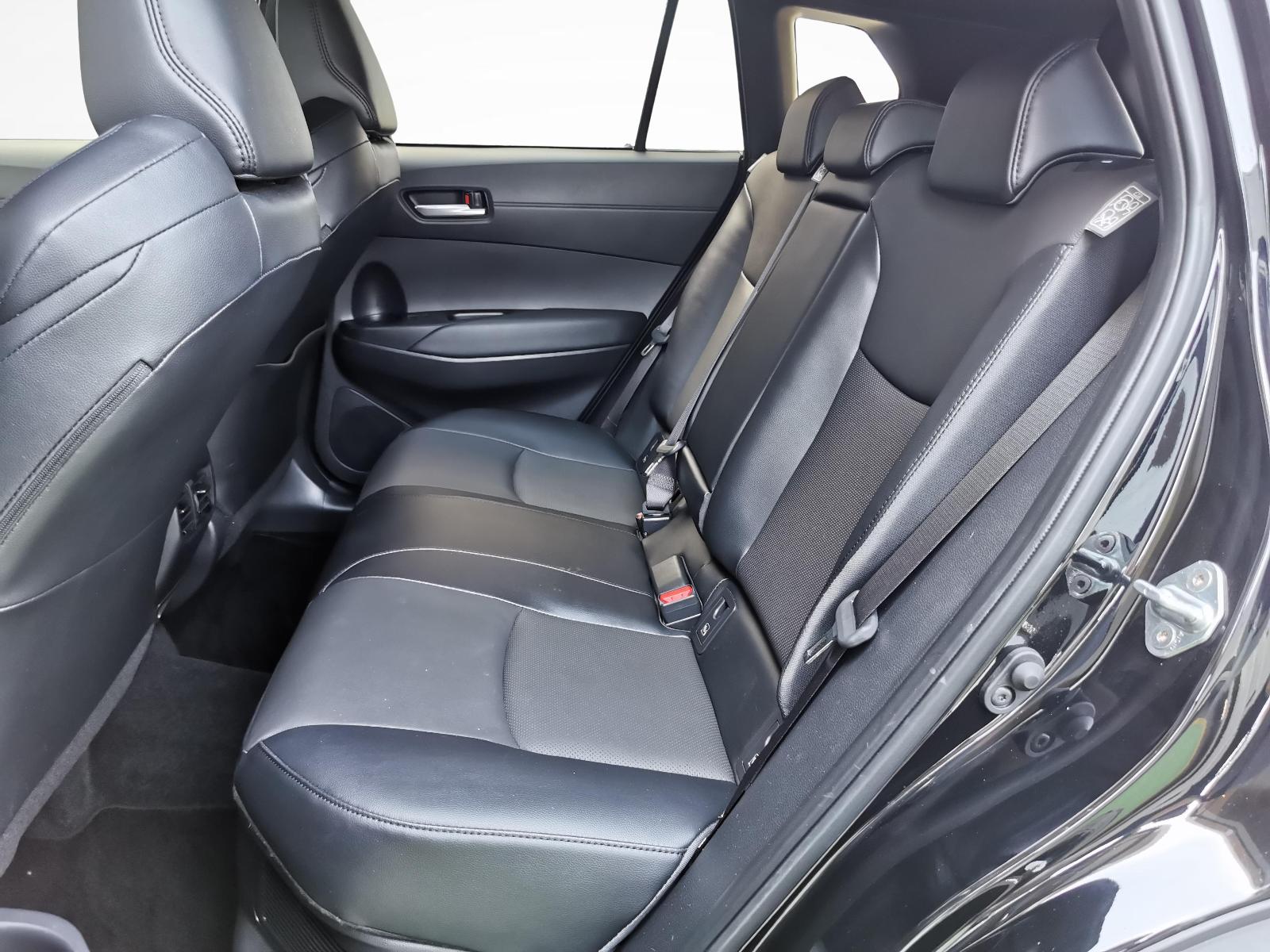 TOYOTA Corolla Cross 2.0 HSD Premium AWD-i-image-7