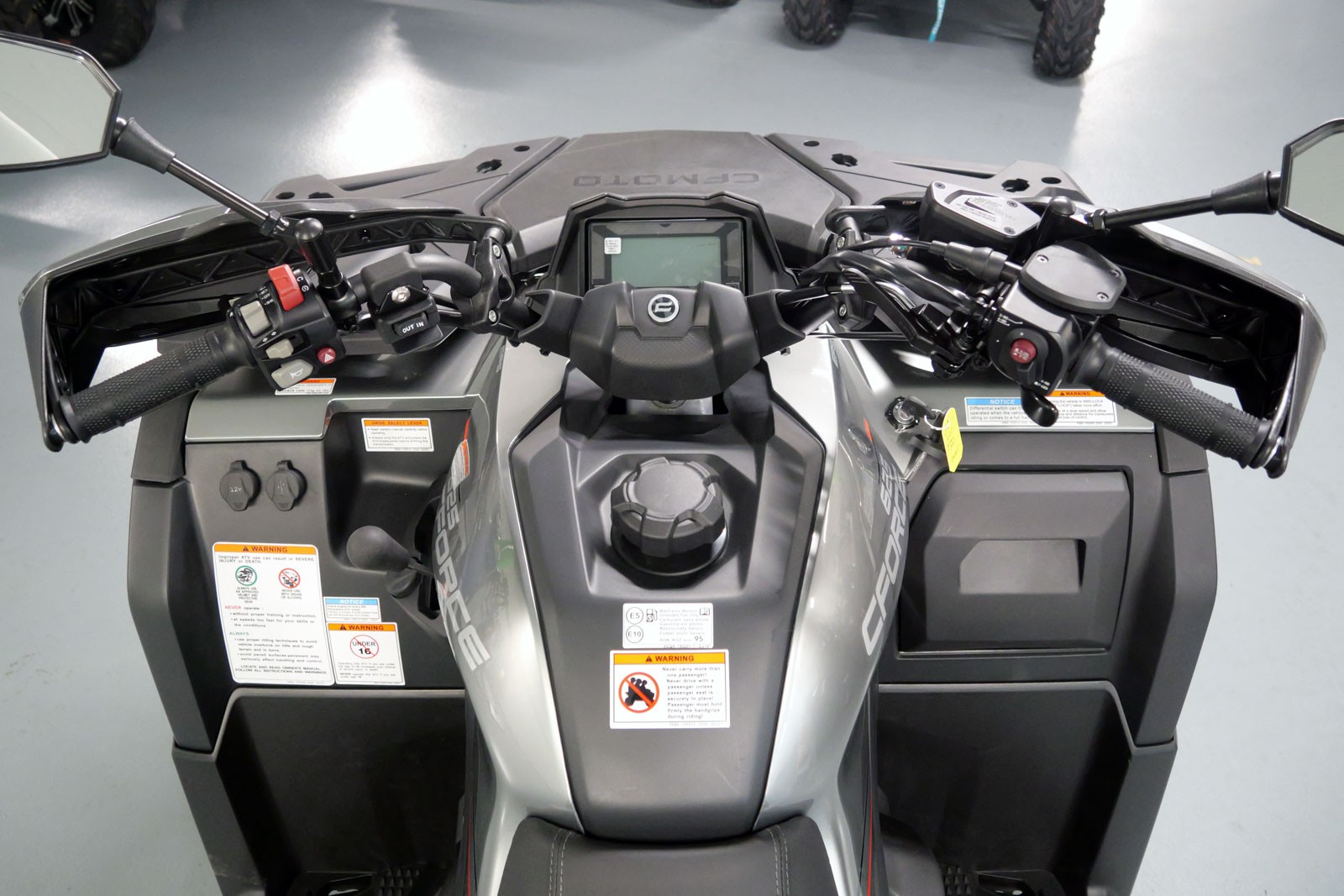 CF MOTO C Force 625 DLXEPS 4x4-image-12