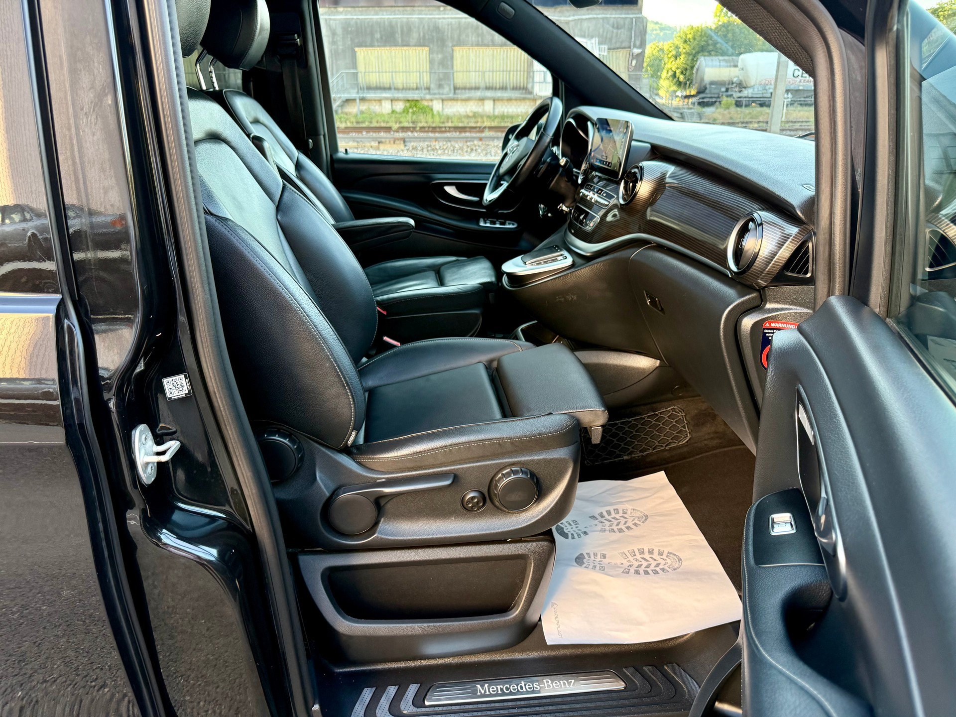 MERCEDES-BENZ V 300 d extralang Avantgarde 4Matic 9G-Tronic-image-12