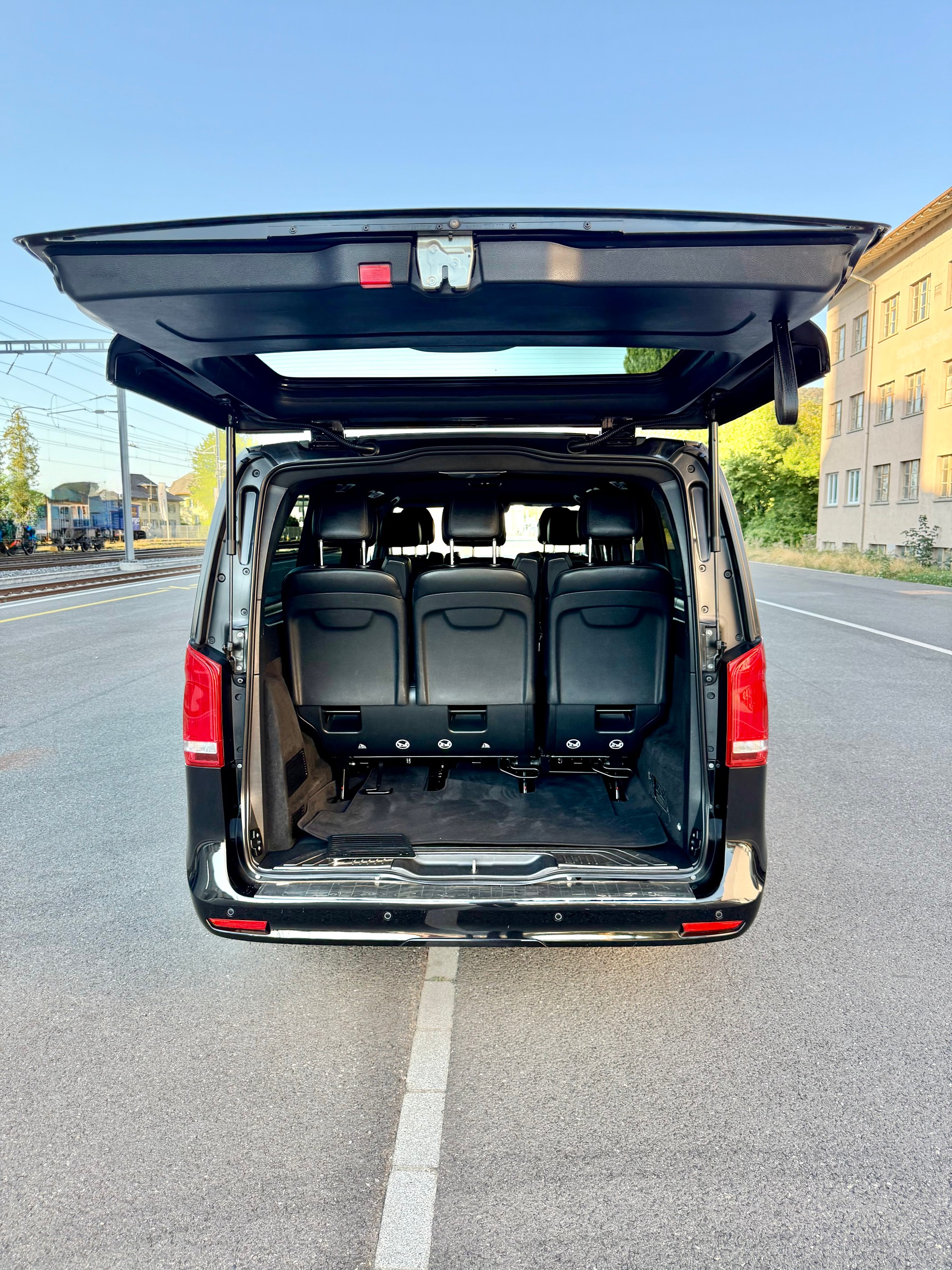 MERCEDES-BENZ V 300 d extralang Avantgarde 4Matic 9G-Tronic-showroom-element-3