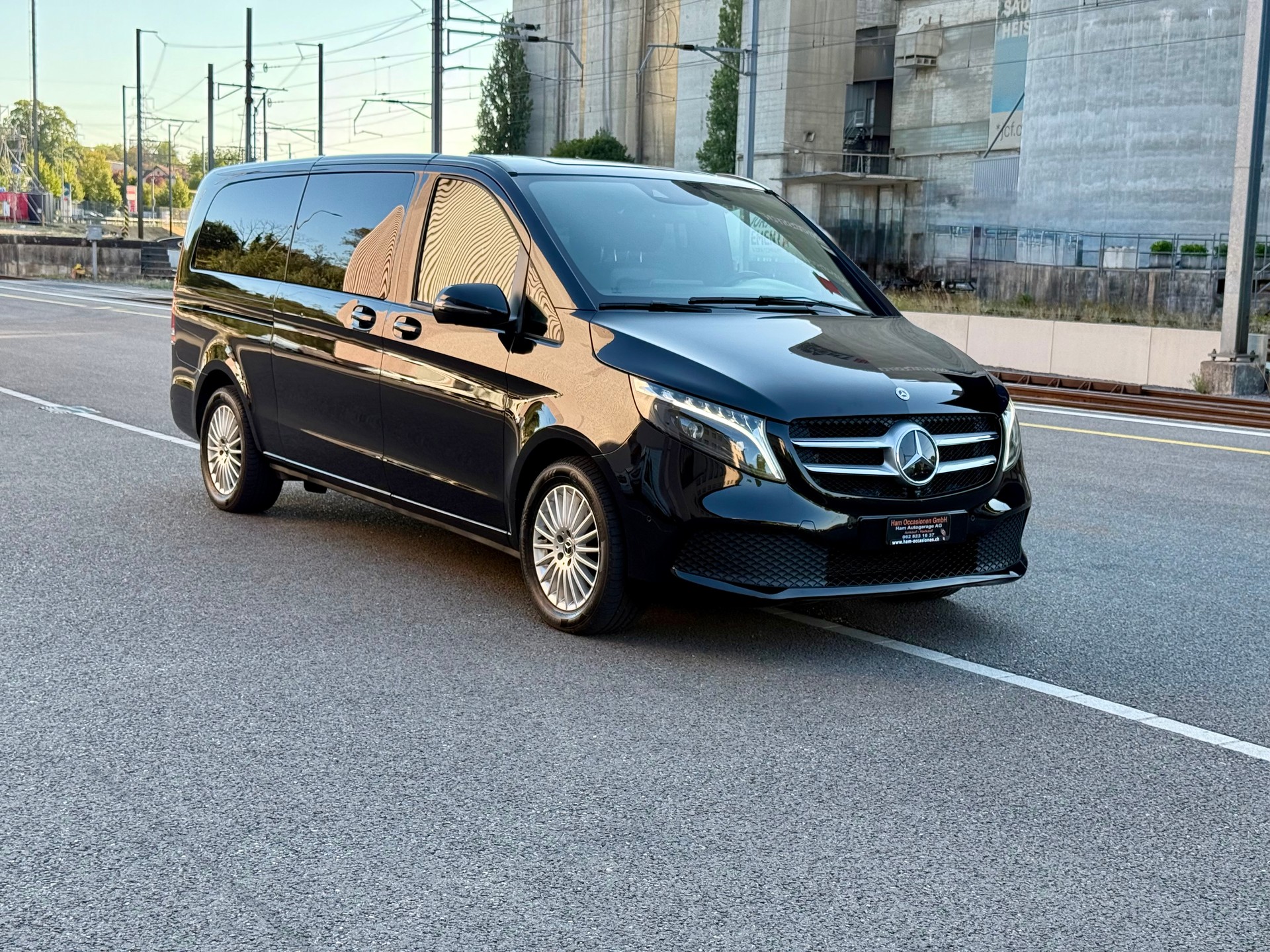 MERCEDES-BENZ V 300 d extralang Avantgarde 4Matic 9G-Tronic-image-5