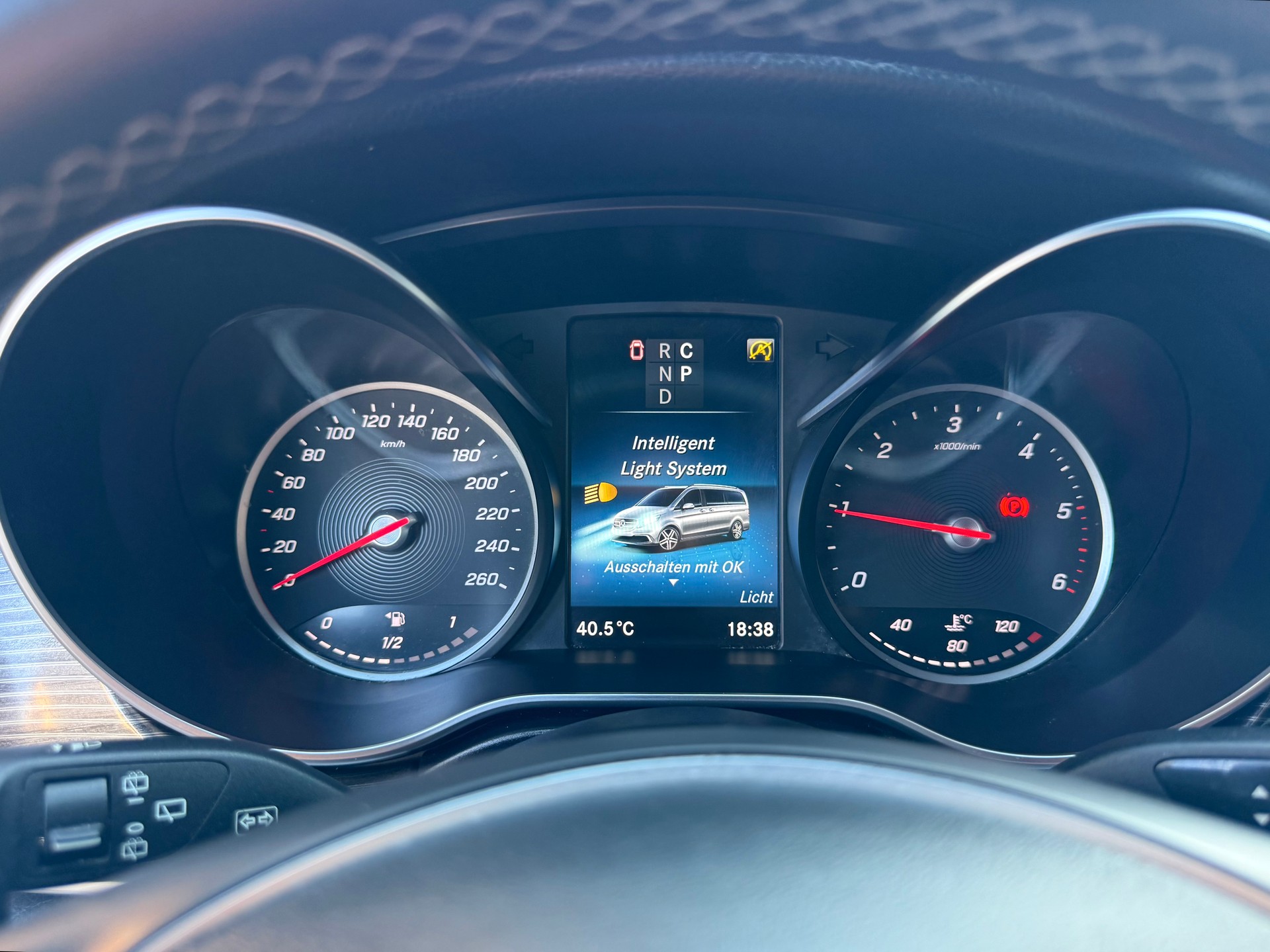 MERCEDES-BENZ V 300 d extralang Avantgarde 4Matic 9G-Tronic-image-9
