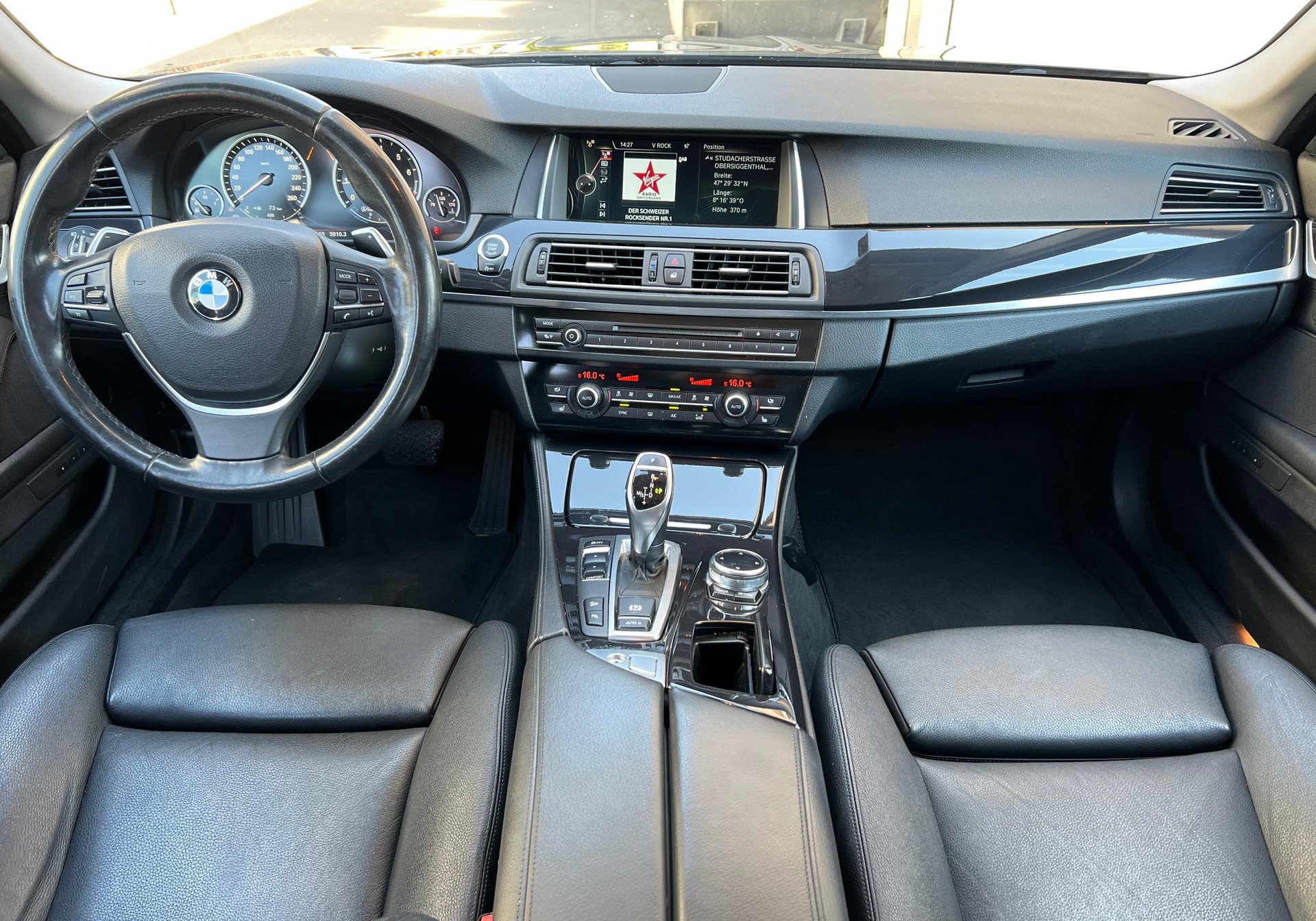 BMW 528i Touring xDrive Steptronic-image-9
