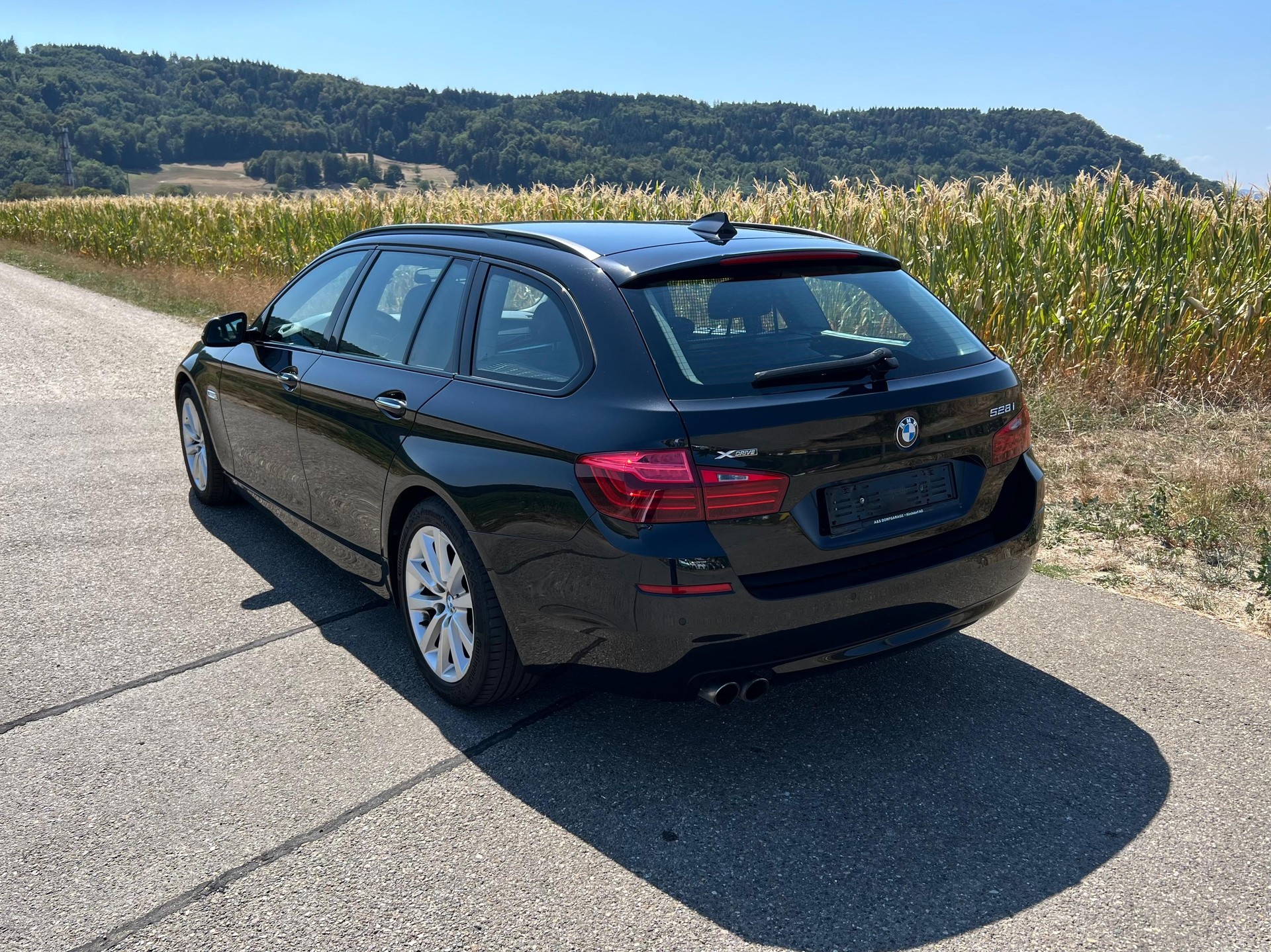 BMW 528i Touring xDrive Steptronic-image-2