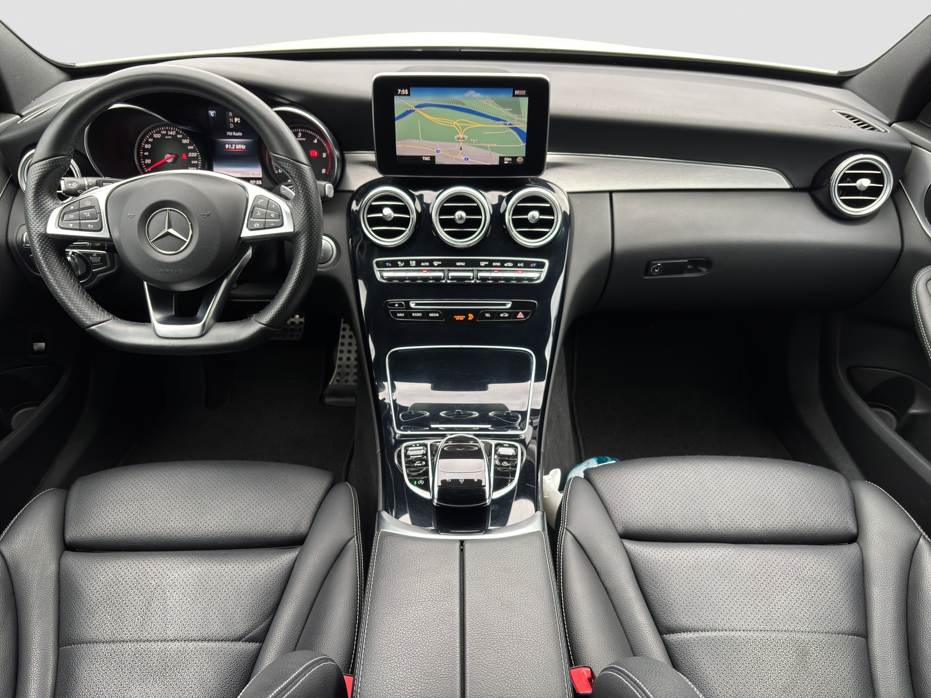MERCEDES-BENZ C 220 d AMG Line 4Matic 9G-Tronic-showroom-element-3