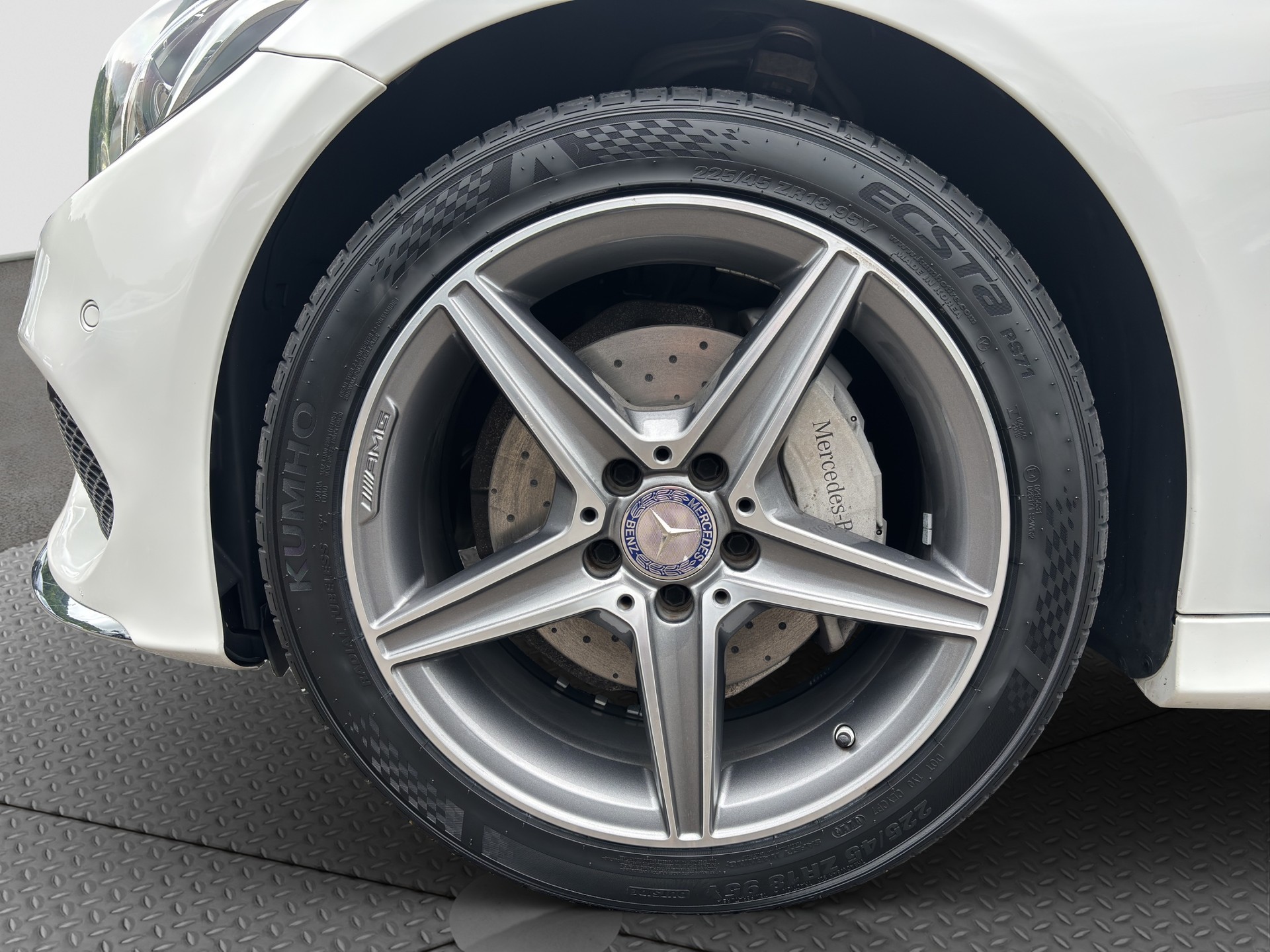 MERCEDES-BENZ C 220 d AMG Line 4Matic 9G-Tronic-image-22