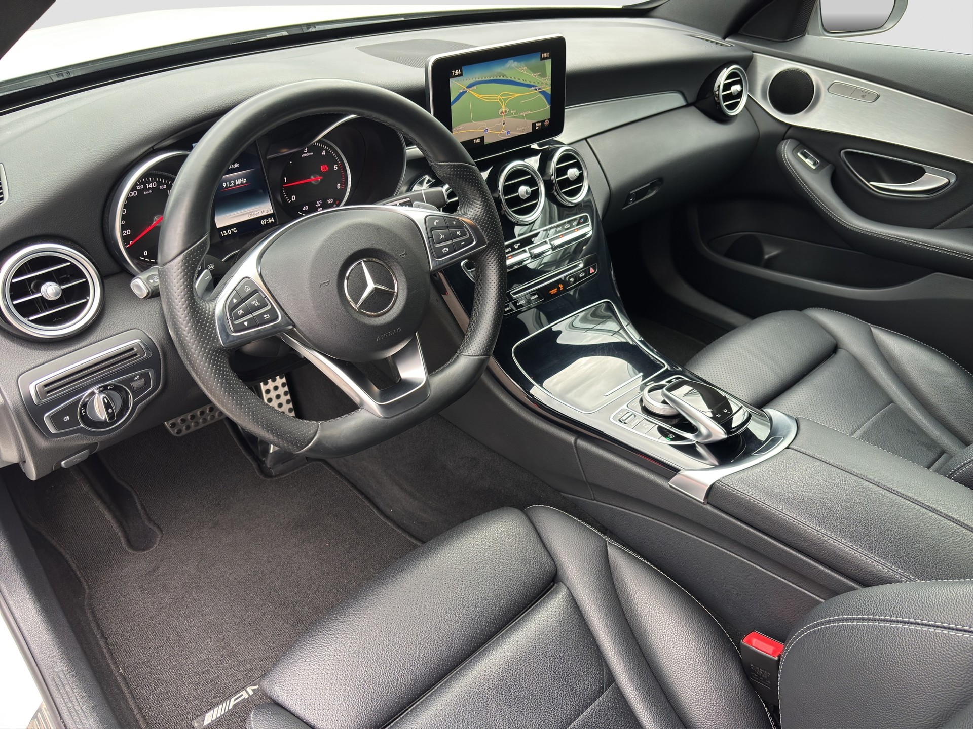 MERCEDES-BENZ C 220 d AMG Line 4Matic 9G-Tronic-image-10