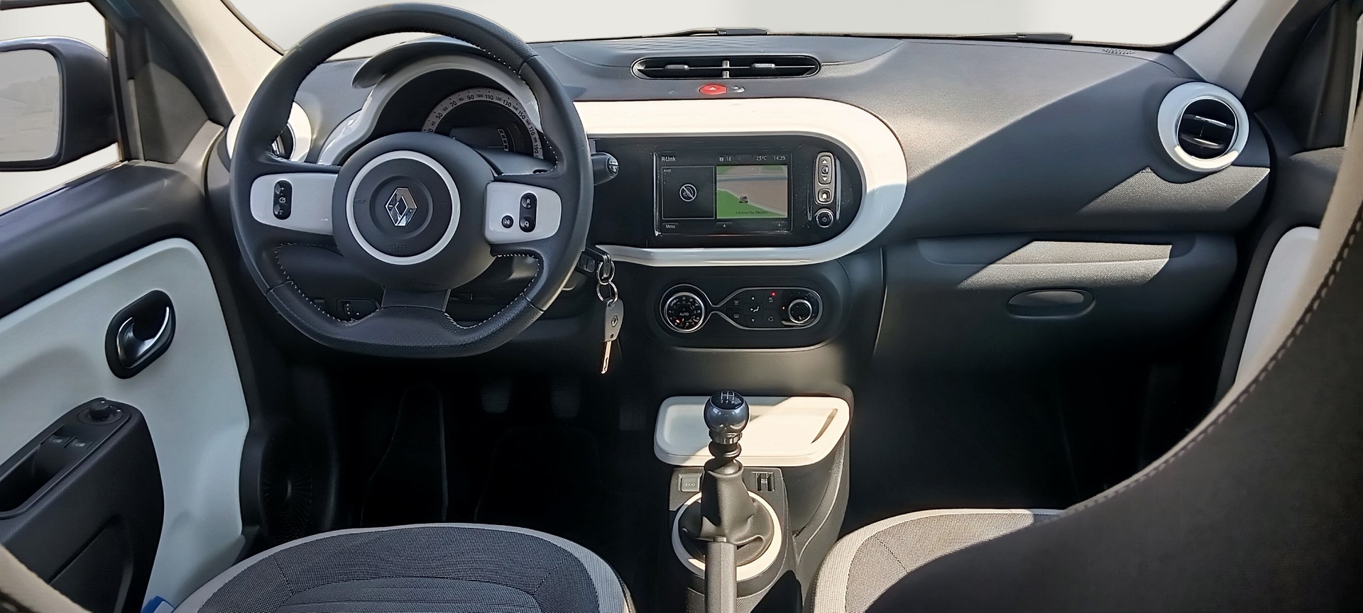 RENAULT Twingo 0.9 Intens-image-15