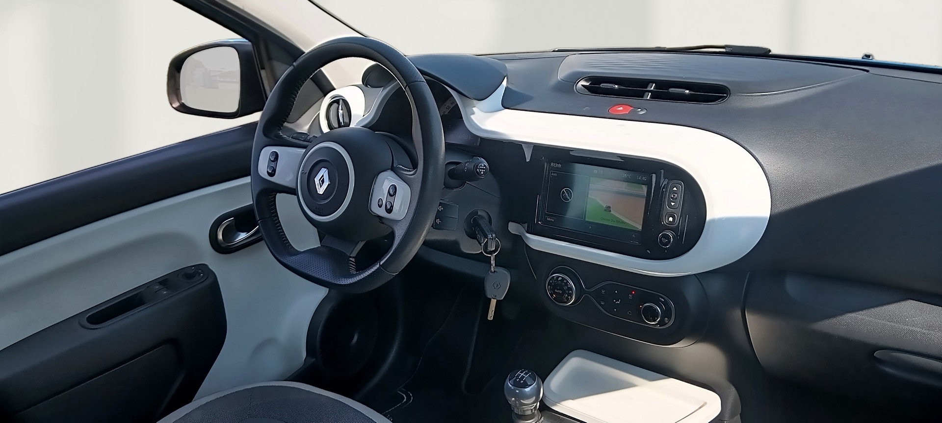 RENAULT Twingo 0.9 Intens-image-13