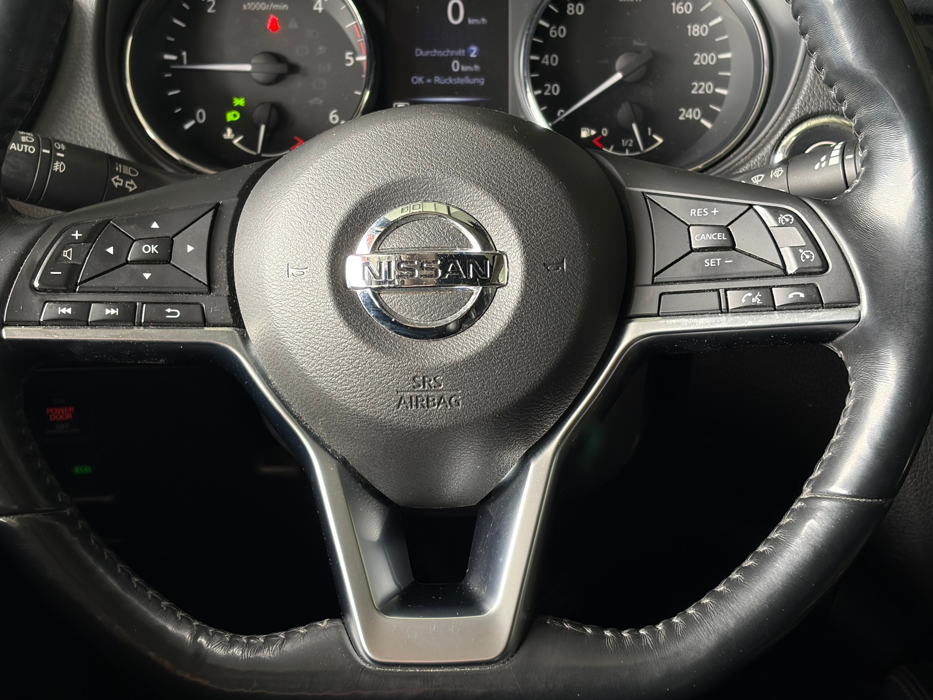 NISSAN X-Trail 2.0 dCi tekna Xtronic CVT ALL-MODE 4x4 *7Plätzer*Anhängerkupplung*Panoramadach*Ab MFK*-image-10