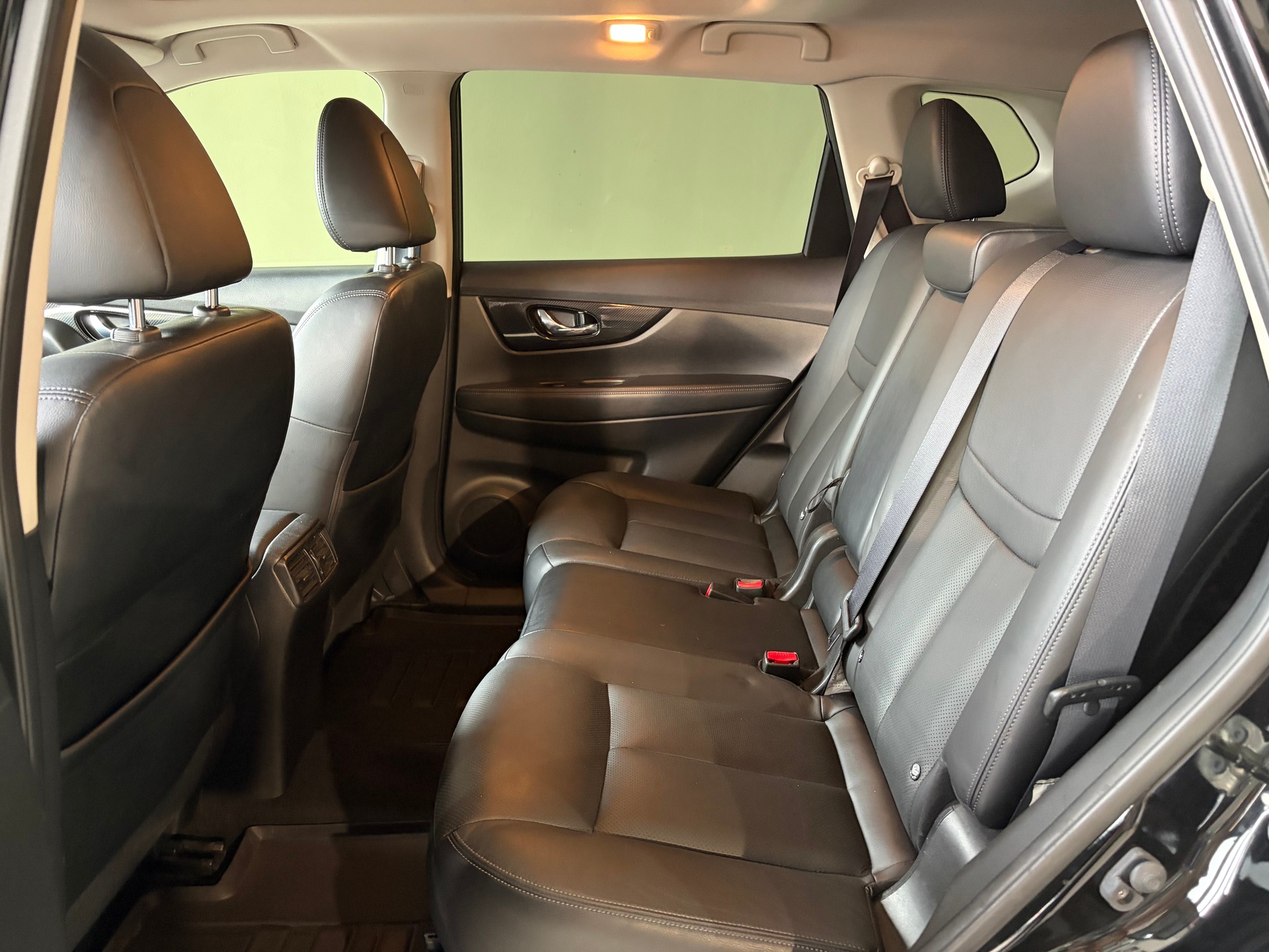 NISSAN X-Trail 2.0 dCi tekna Xtronic CVT ALL-MODE 4x4 *7Plätzer*Anhängerkupplung*Panoramadach*Ab MFK*-image-21