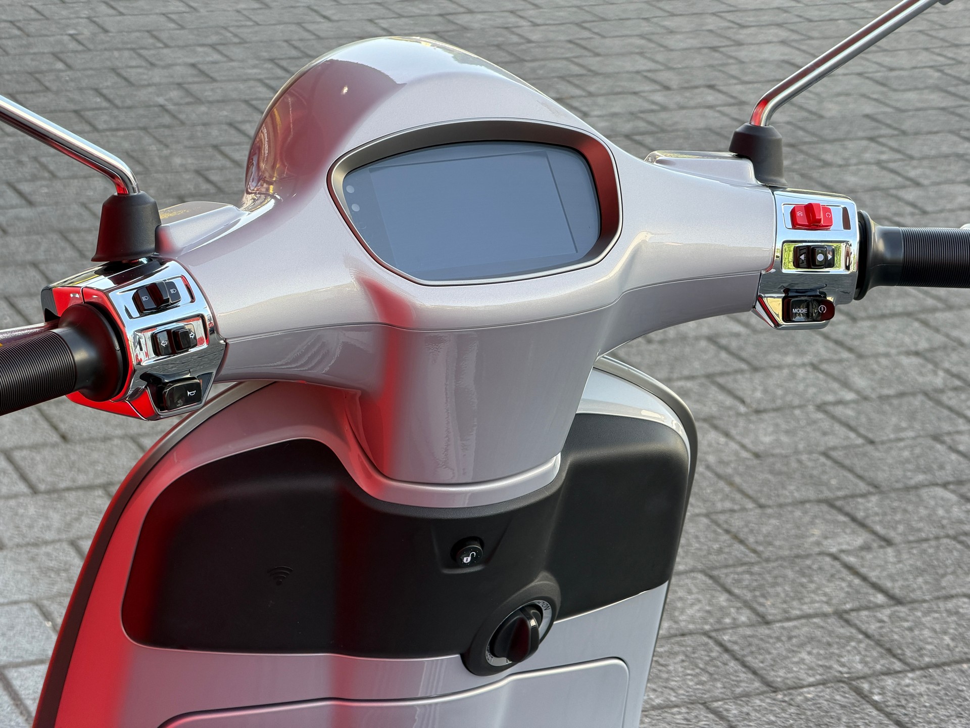 PIAGGIO Vespa 125 Primavera-image-6
