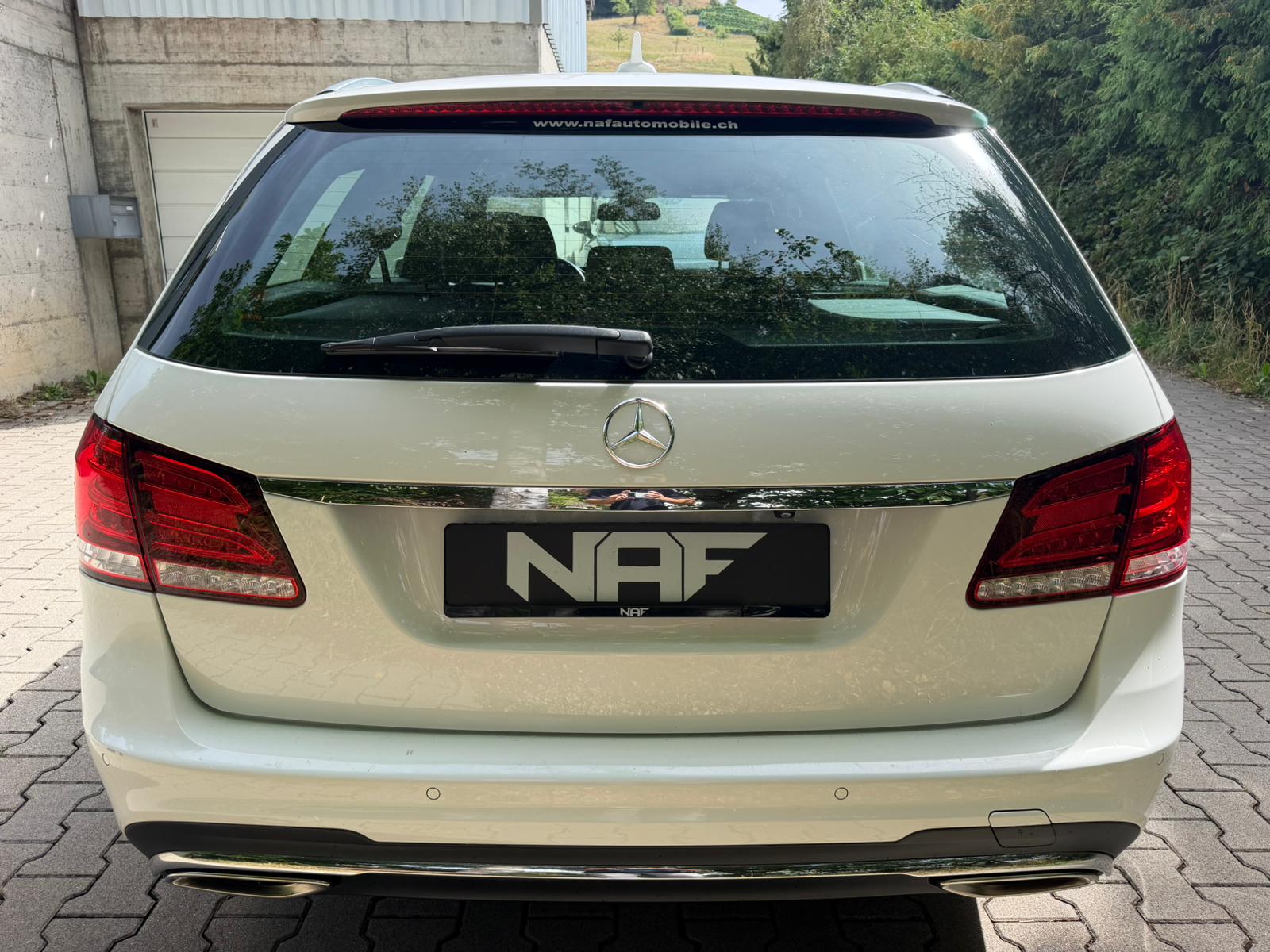 MERCEDES-BENZ E 220 BlueTEC 4Matic 7G-Tronic AMG Line-showroom-element-3