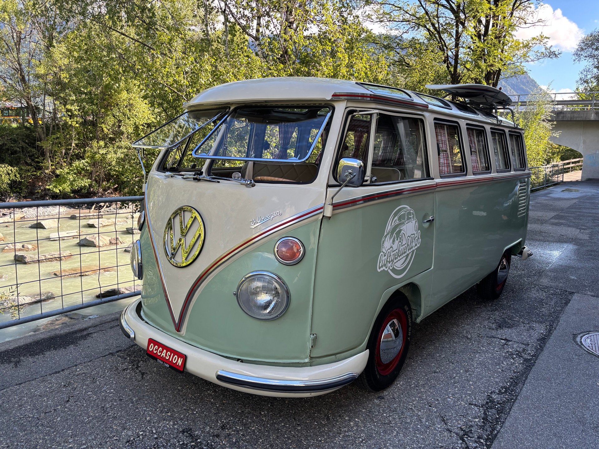 VW Samba-showroom-element-1