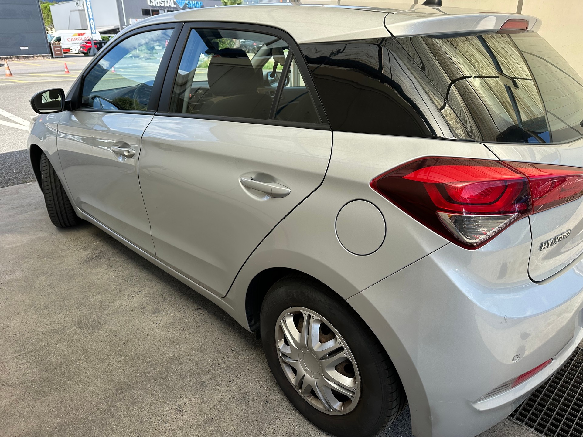 HYUNDAI i20 1.2 Amplia-image-3